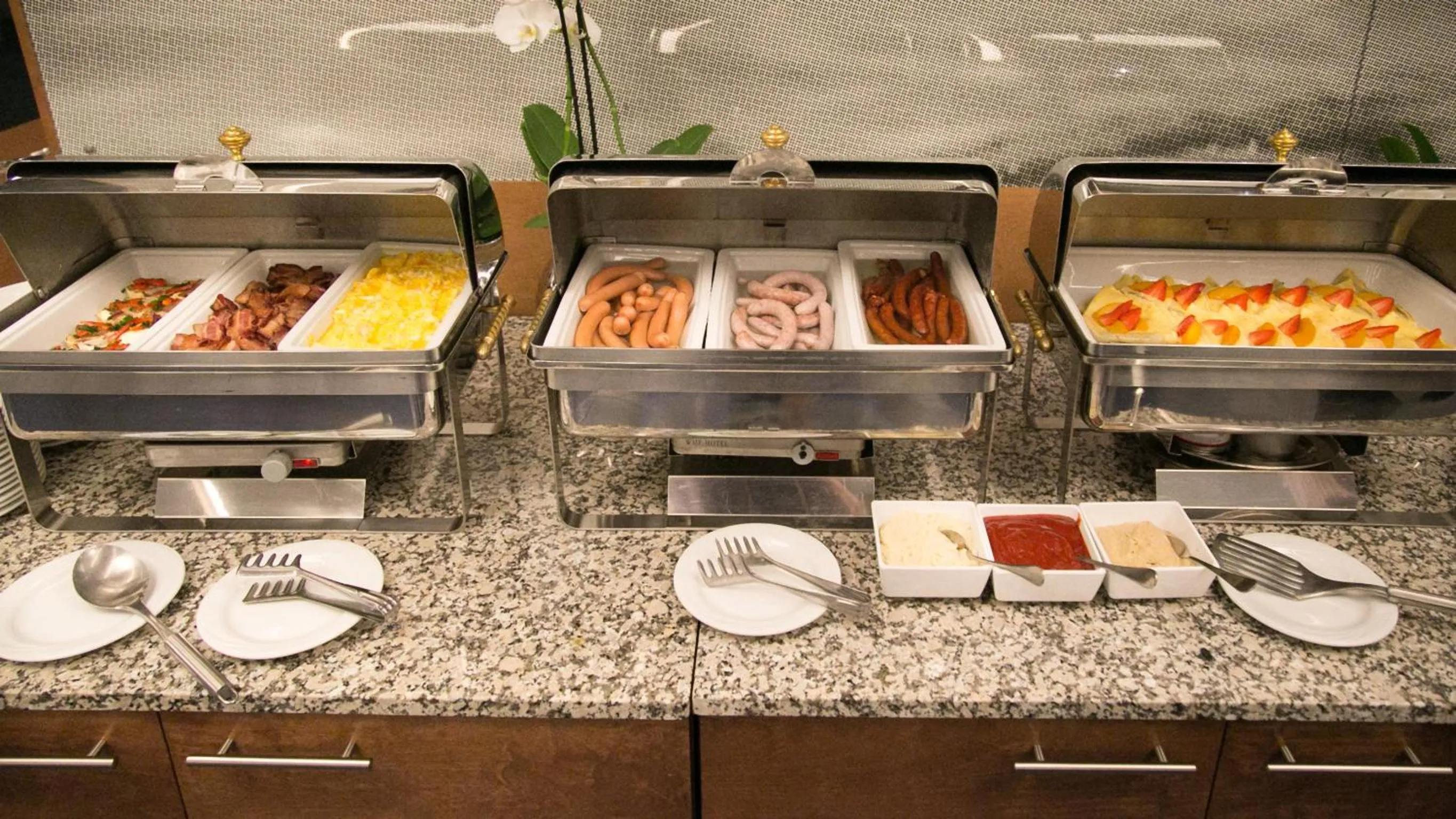 Food in Hotel HP Park Poznań Malta