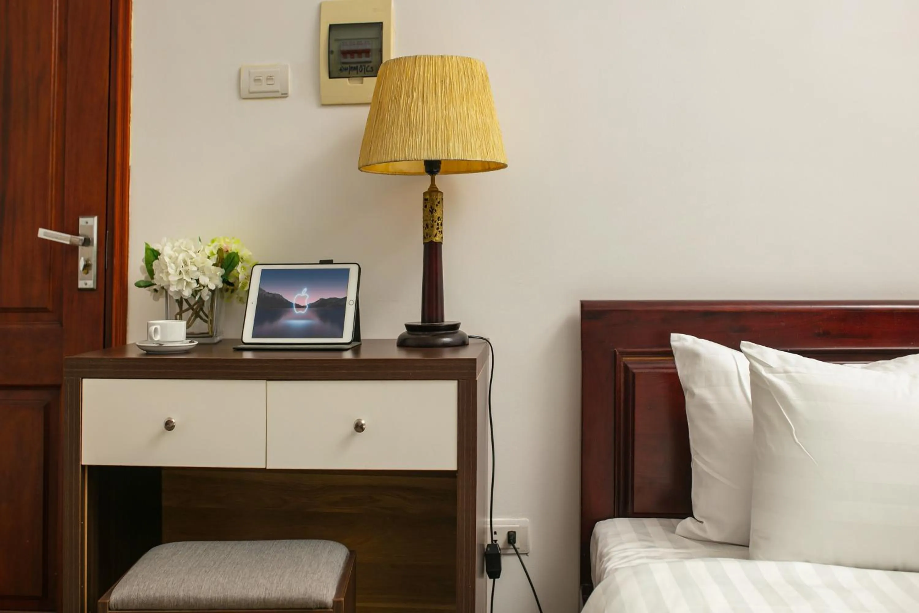 Business facilities, Bed in Mia Sen Vong Hotel Ha Noi