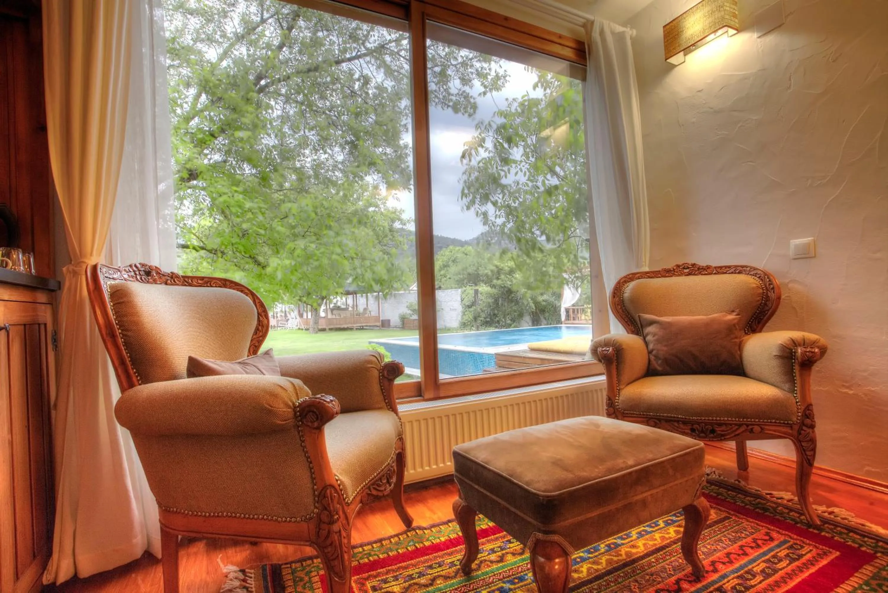 Photo of the whole room in Ephesus Lodge