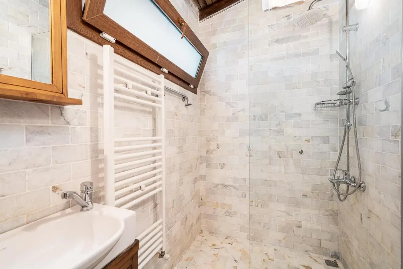 Bathroom in Ephesus Lodge Bathroom in Ephesus Lodge