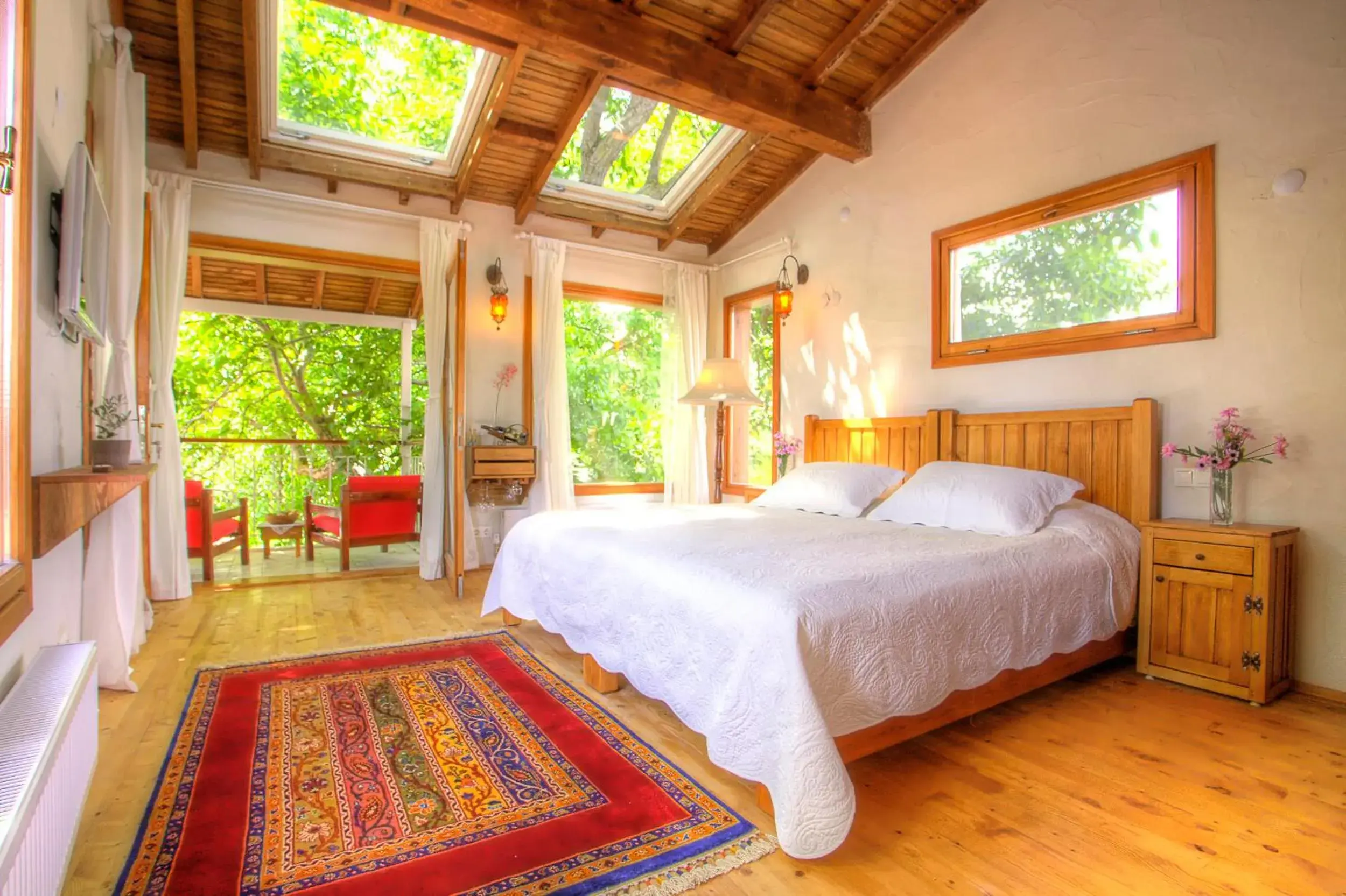 Photo of the whole room, Bed in Ephesus Lodge Photo of the whole room, Bed in Ephesus Lodge
