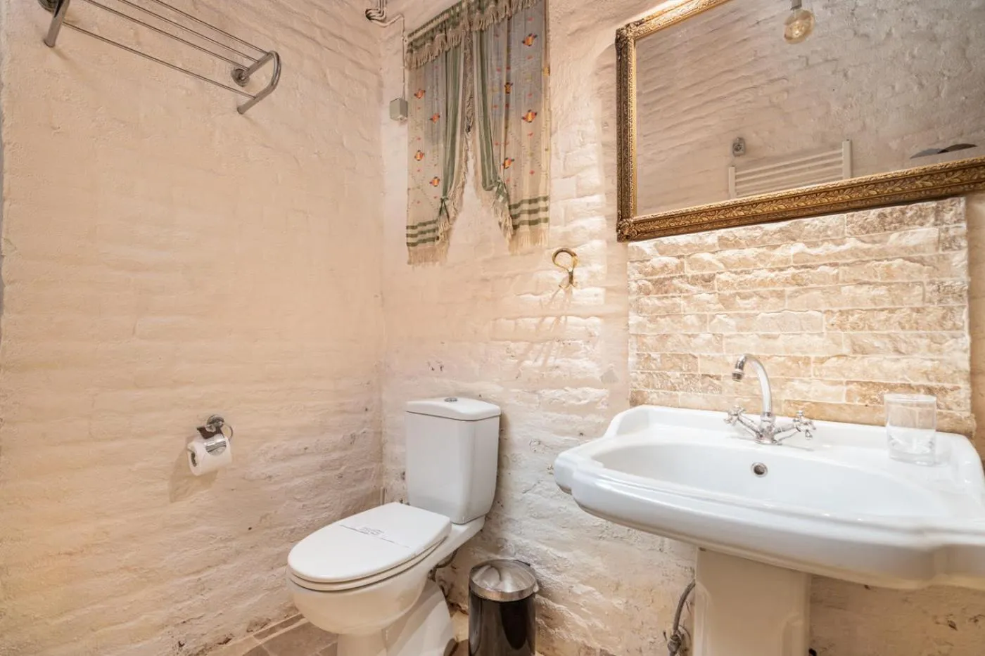 Bathroom in Ephesus Lodge