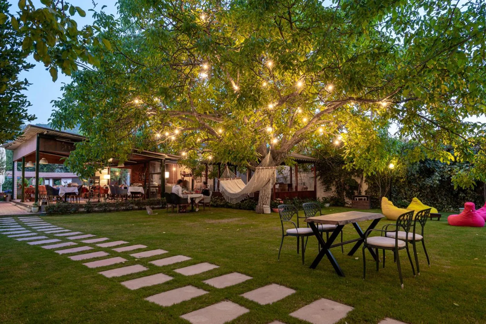 Restaurant/places to eat in Ephesus Lodge