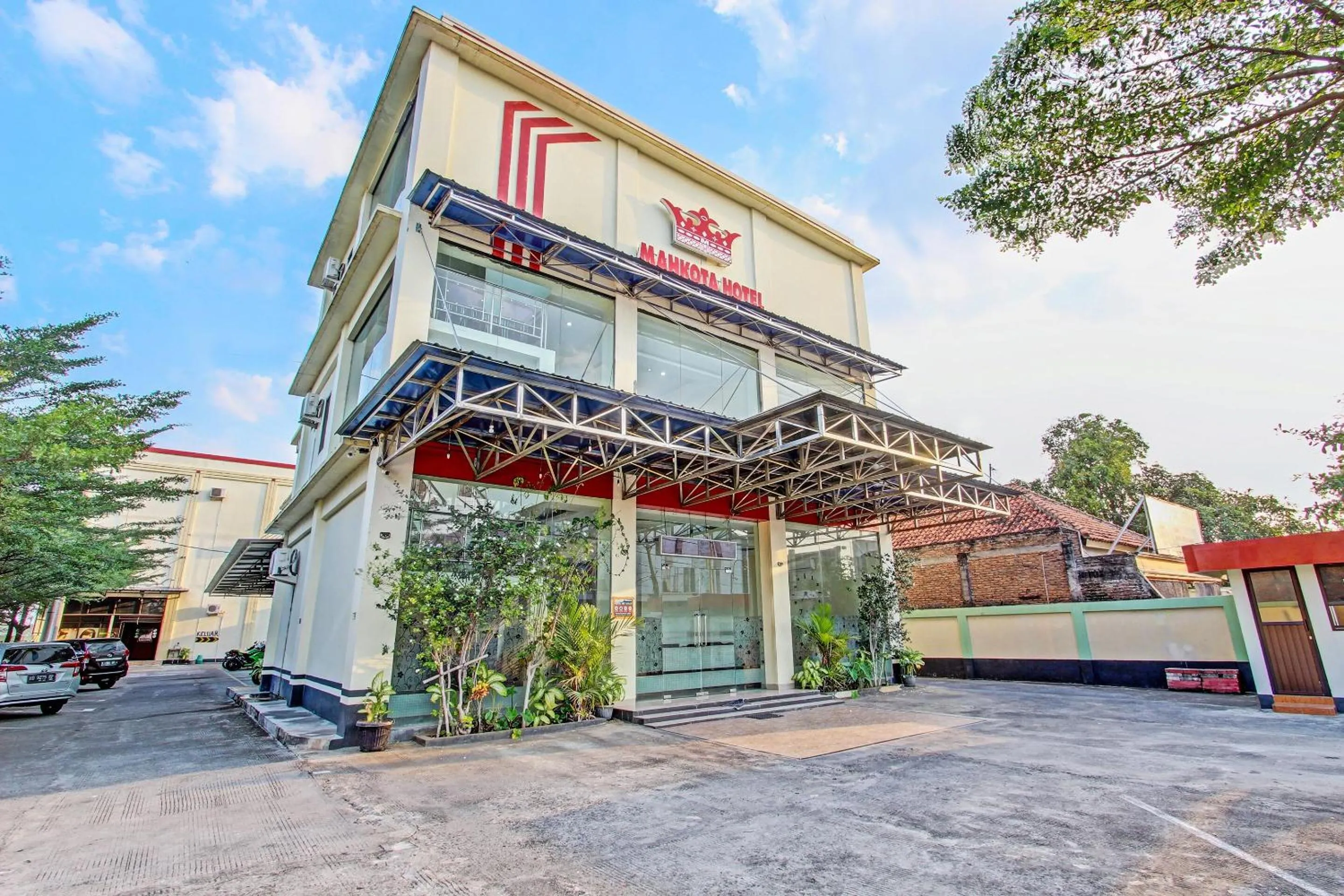 Facade/entrance in Collection O 91481 Mahkota Hotel Purwodadi