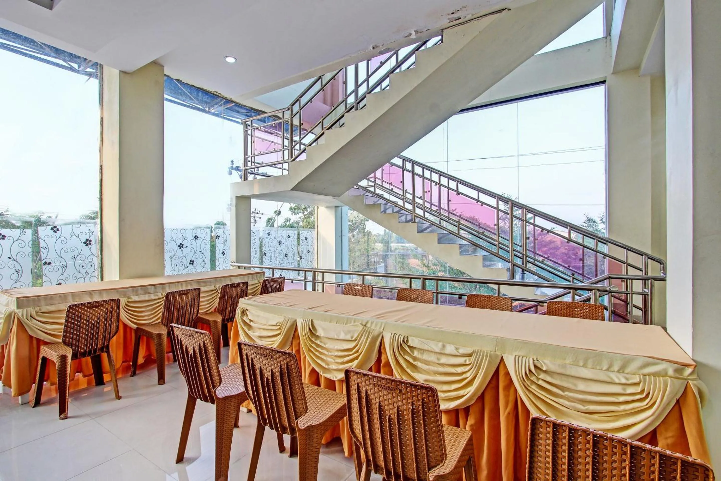 Restaurant/places to eat in Collection O 91481 Mahkota Hotel Purwodadi