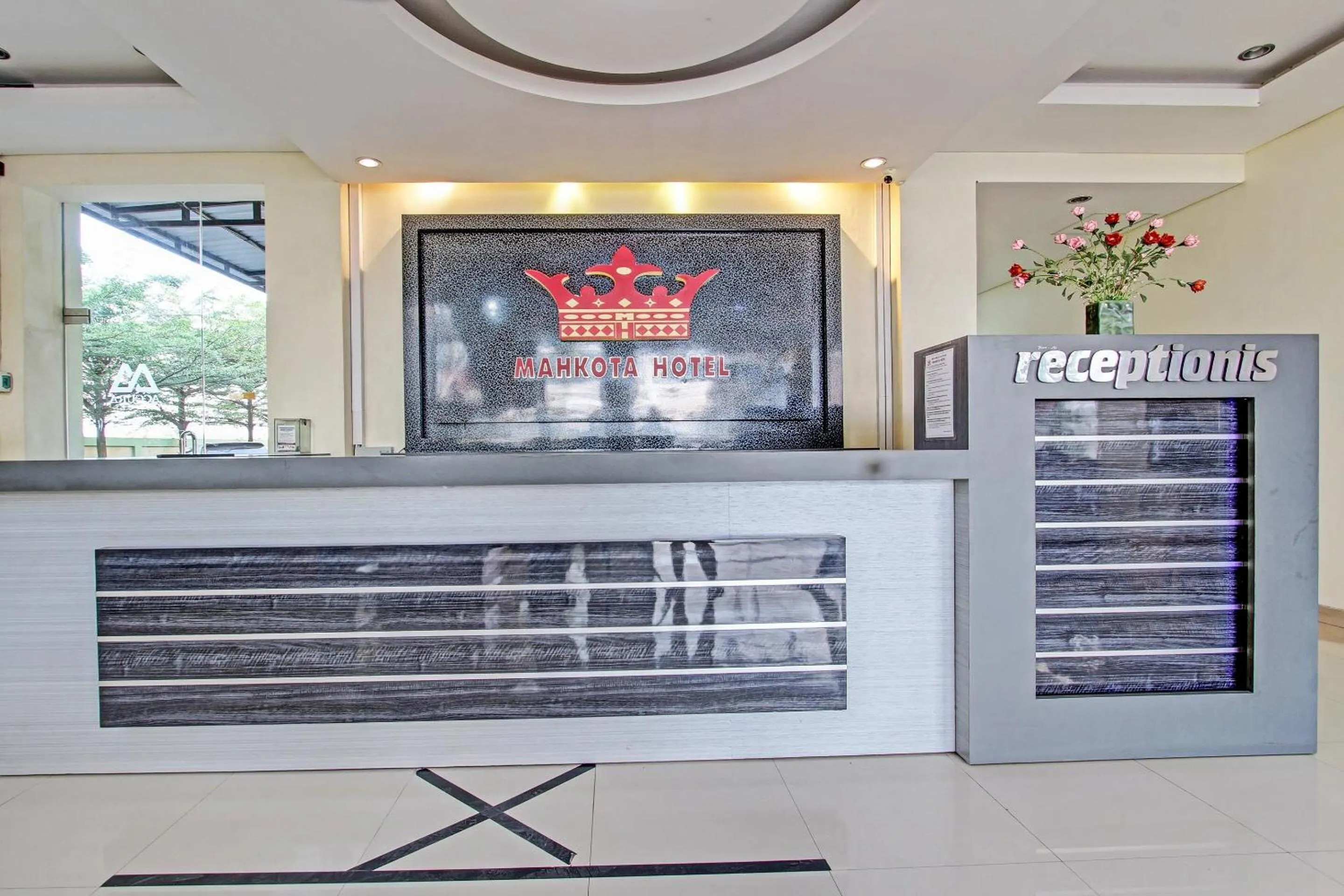 Lobby or reception in Collection O 91481 Mahkota Hotel Purwodadi