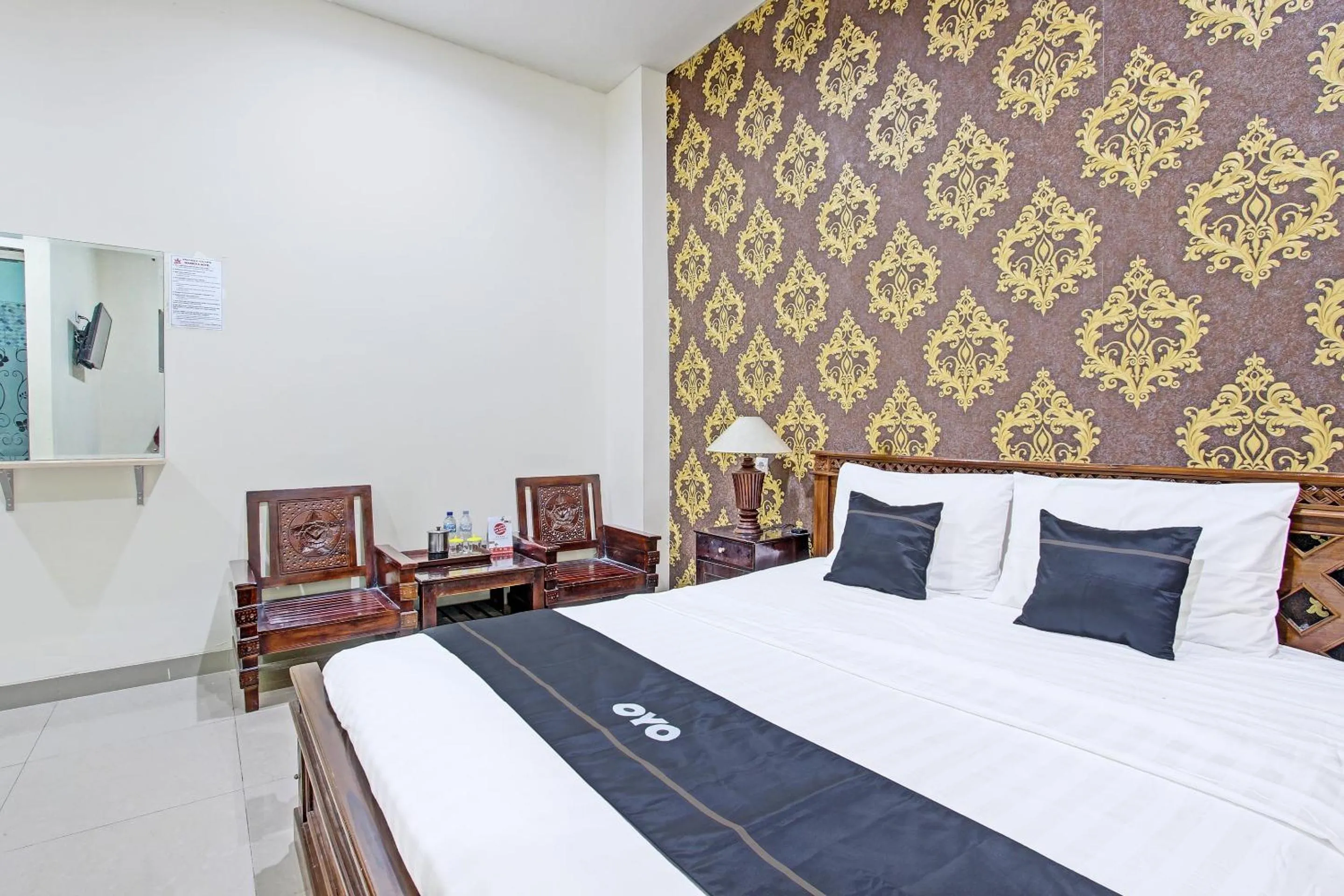 Bedroom in Collection O 91481 Mahkota Hotel Purwodadi