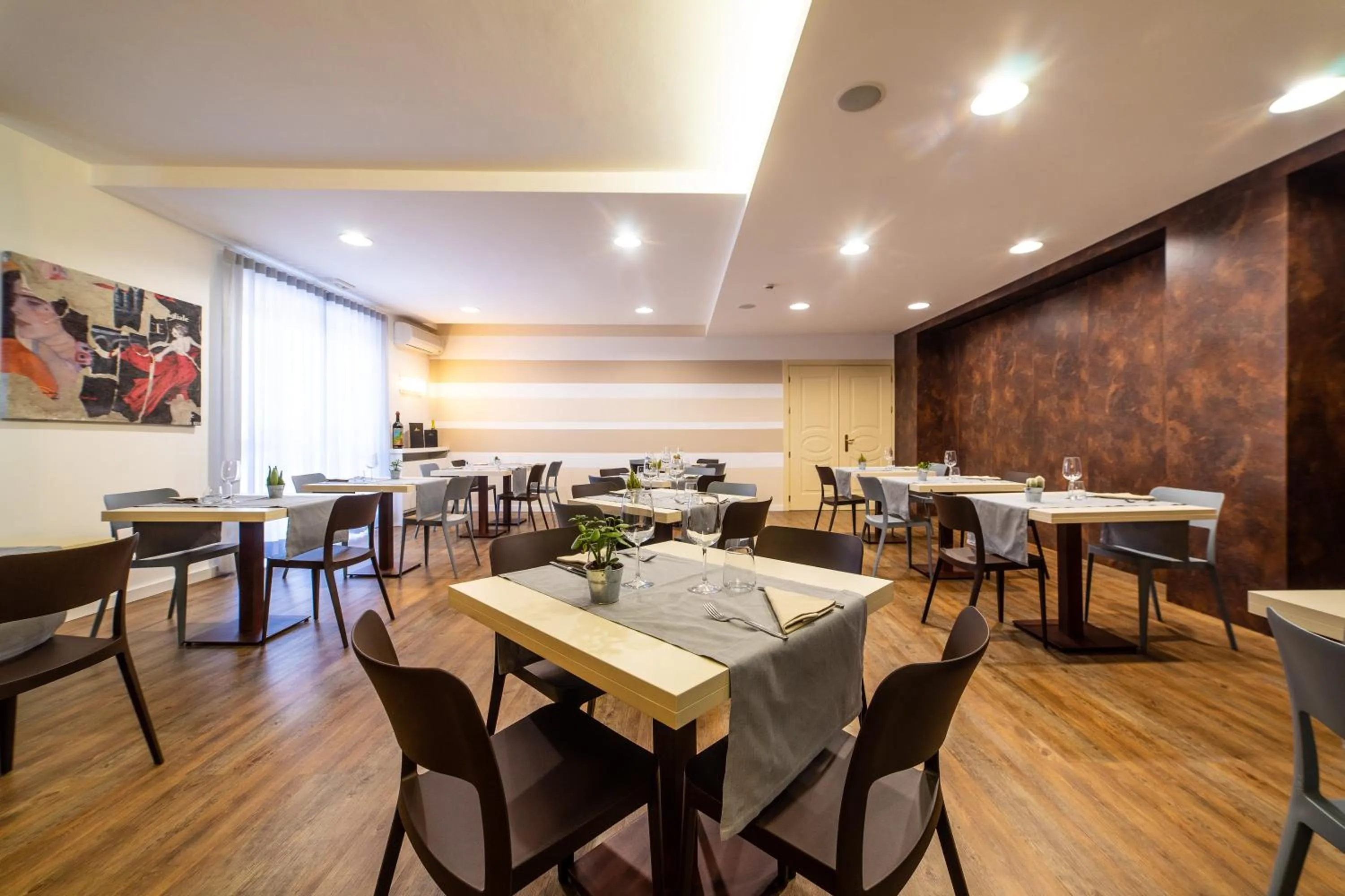 Restaurant/places to eat in Hotel Gardenia