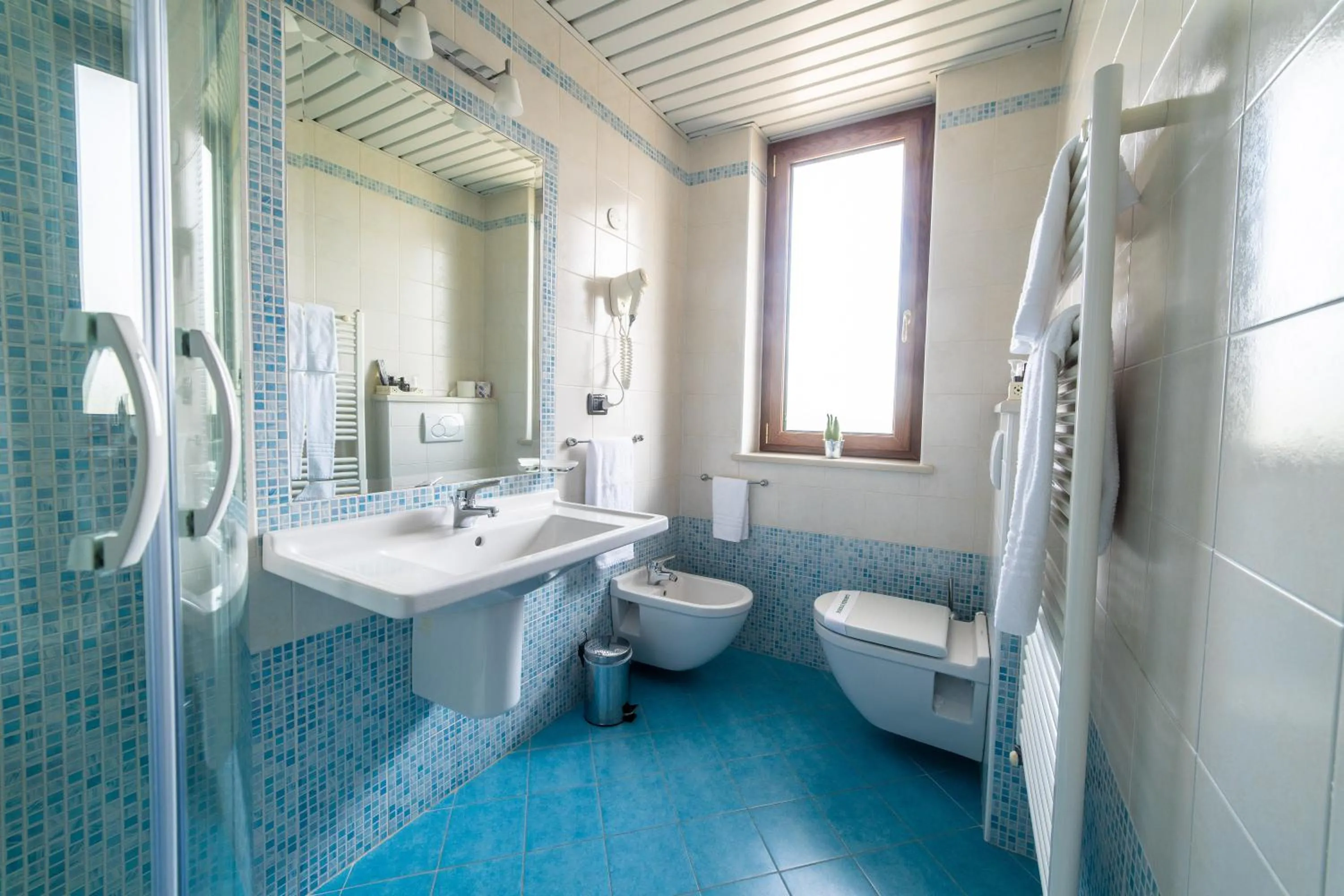 Shower in Hotel Gardenia