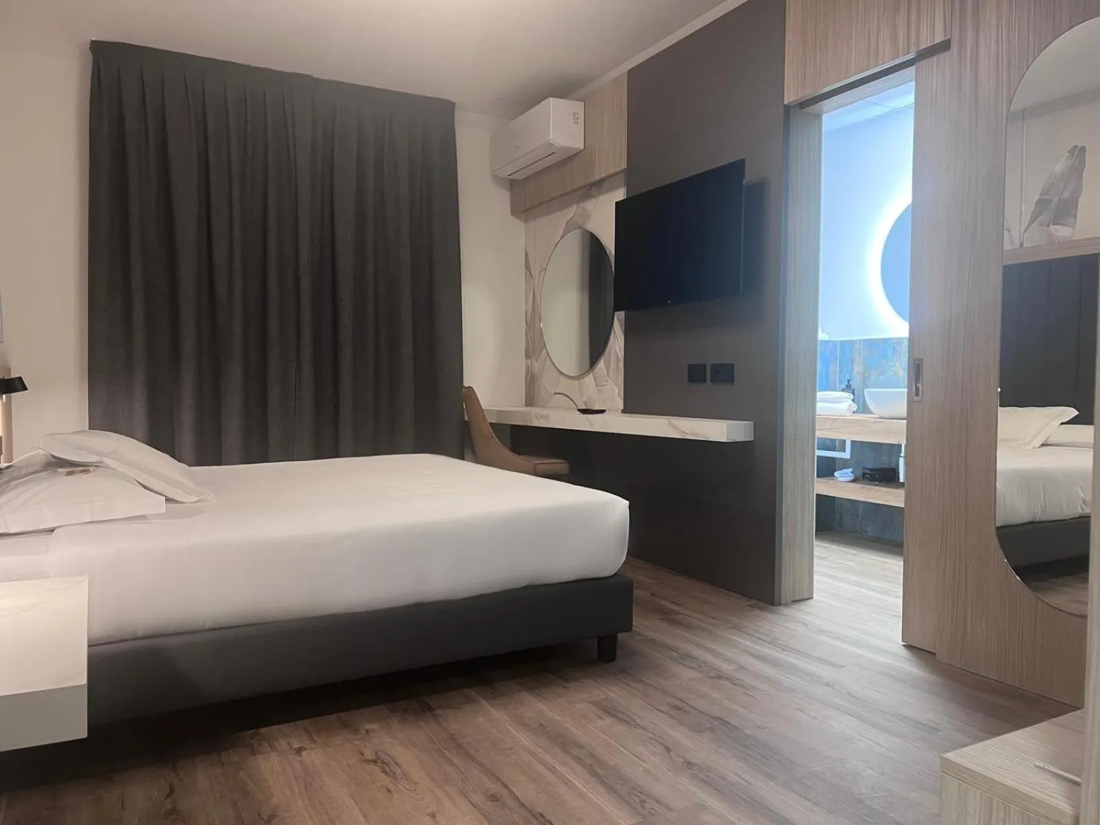 Bed in Hotel Gardenia