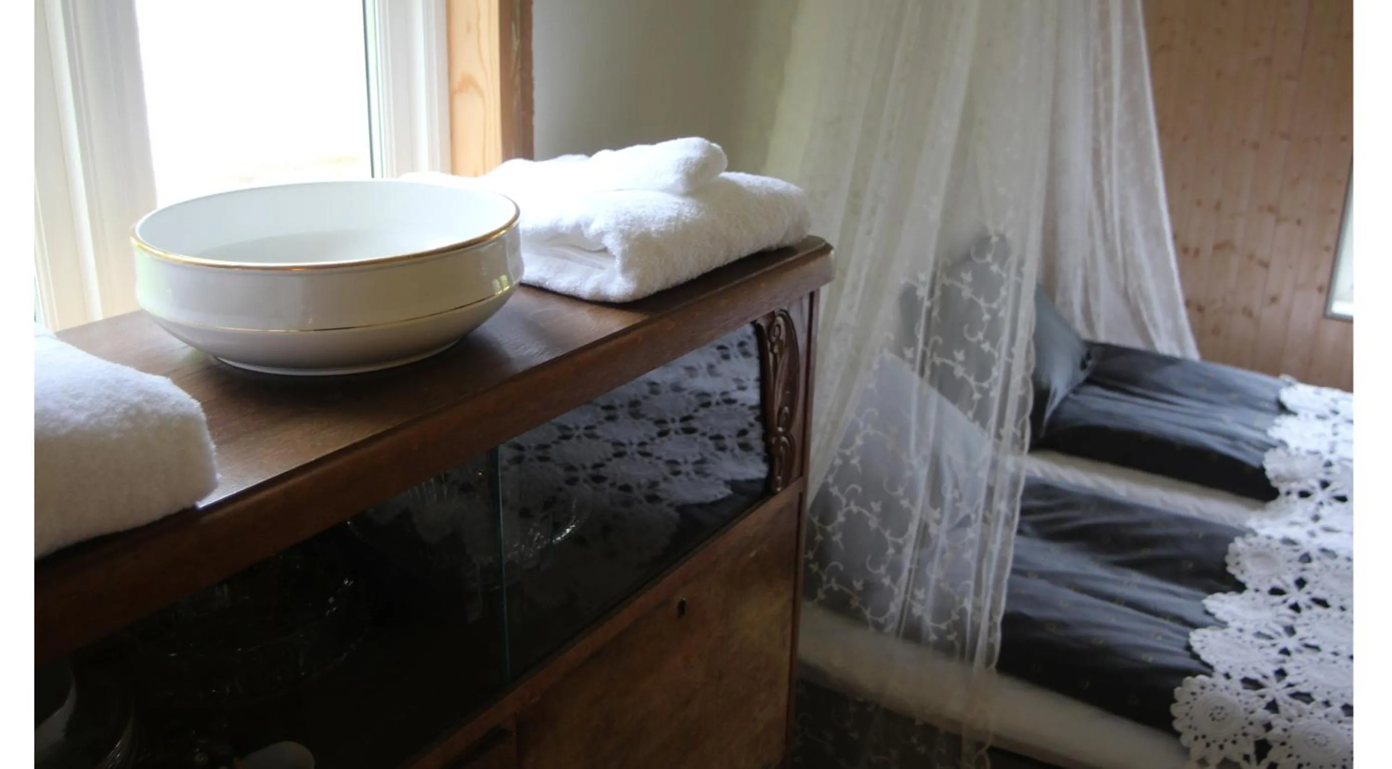 Bedroom, Bed in Overvoll Farm