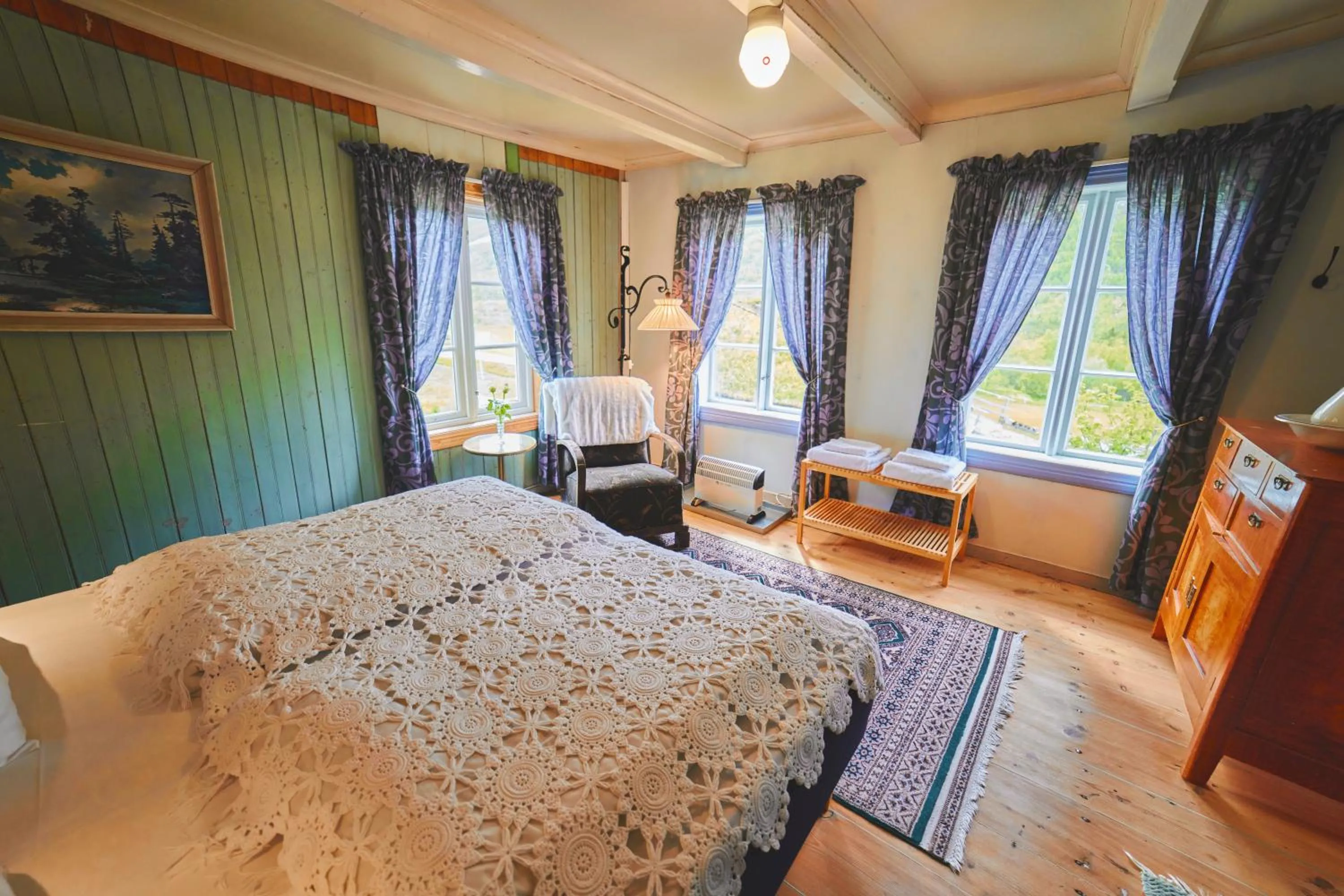 Photo of the whole room, Bed in Overvoll Farm