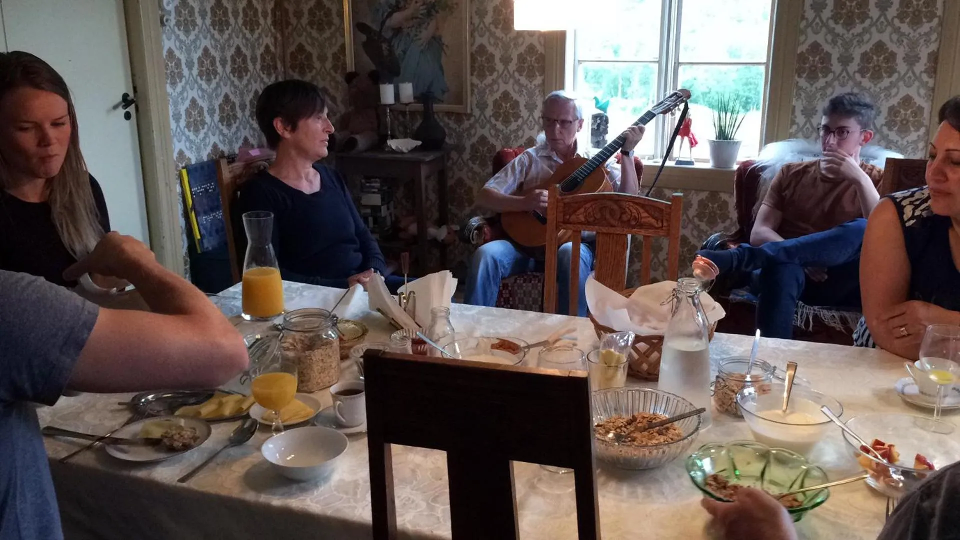 Breakfast in Overvoll Farm