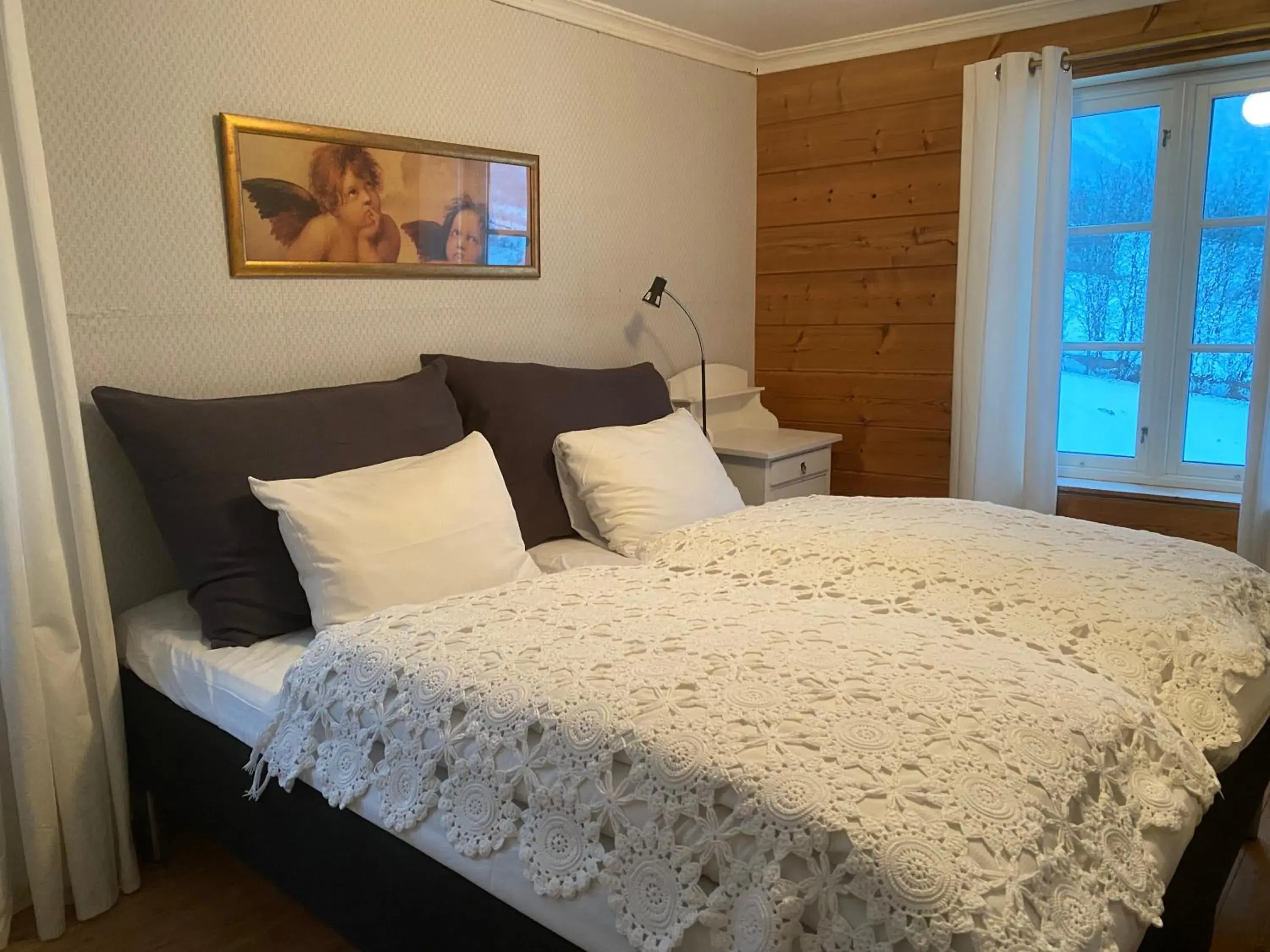 Deluxe Double or Twin Room with Mountain View in Overvoll Farm Deluxe Double or Twin Room with Mountain View in Overvoll Farm