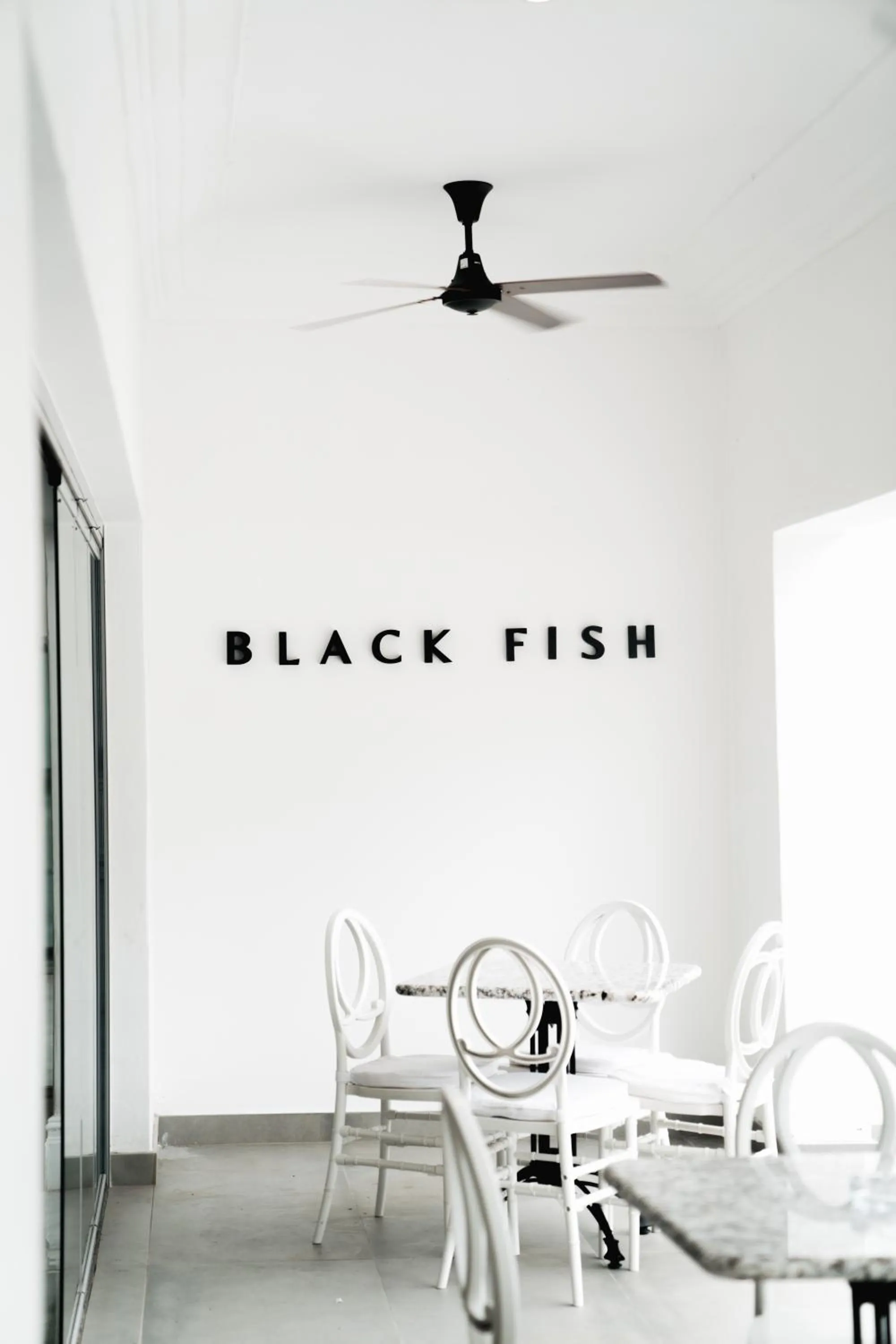 Restaurant/places to eat in Zar Hotel