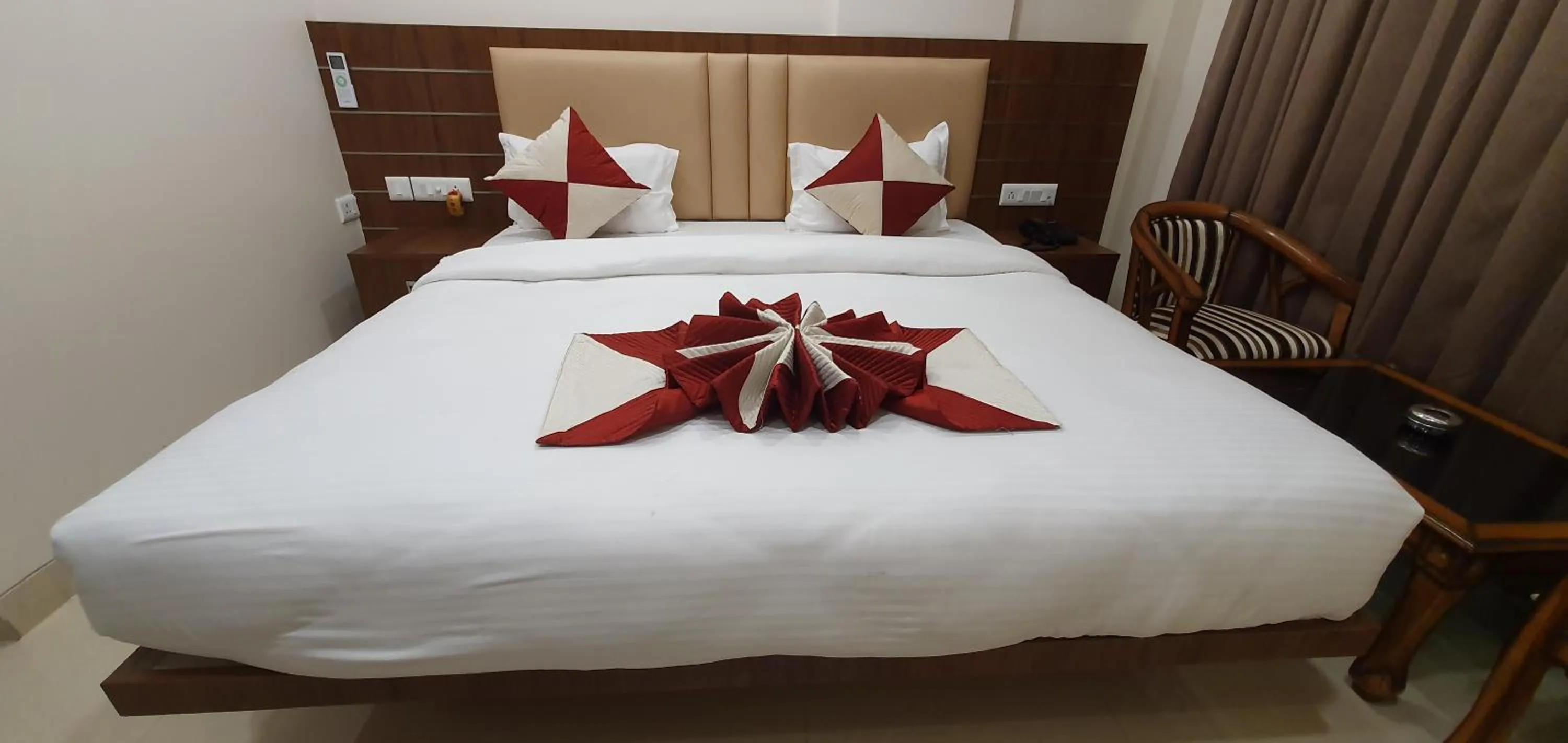 View (from property/room), Bed in Hotel MK Grand