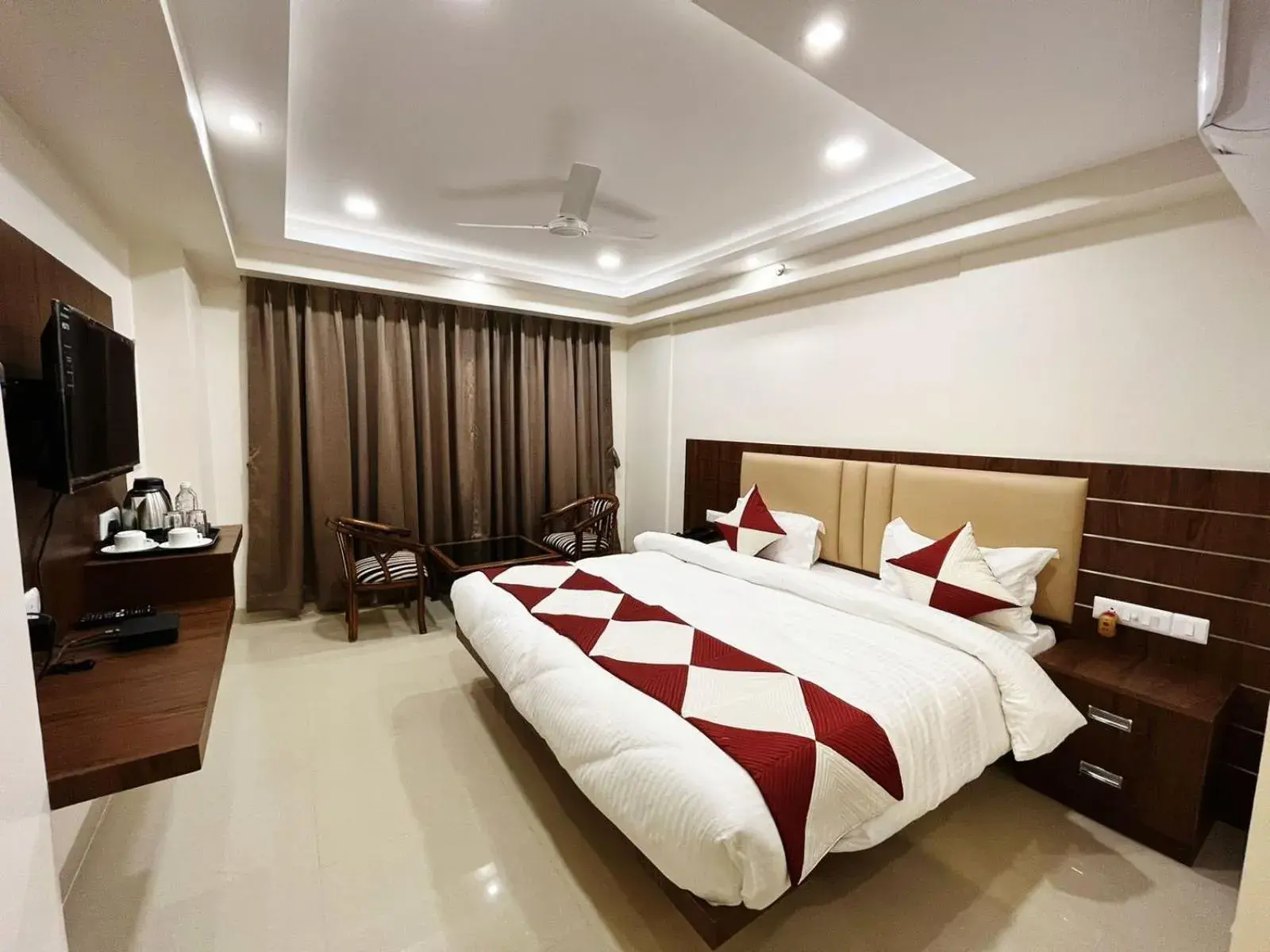 Deluxe Double Room - single occupancy in Hotel MK Grand Deluxe Double Room - single occupancy in Hotel MK Grand