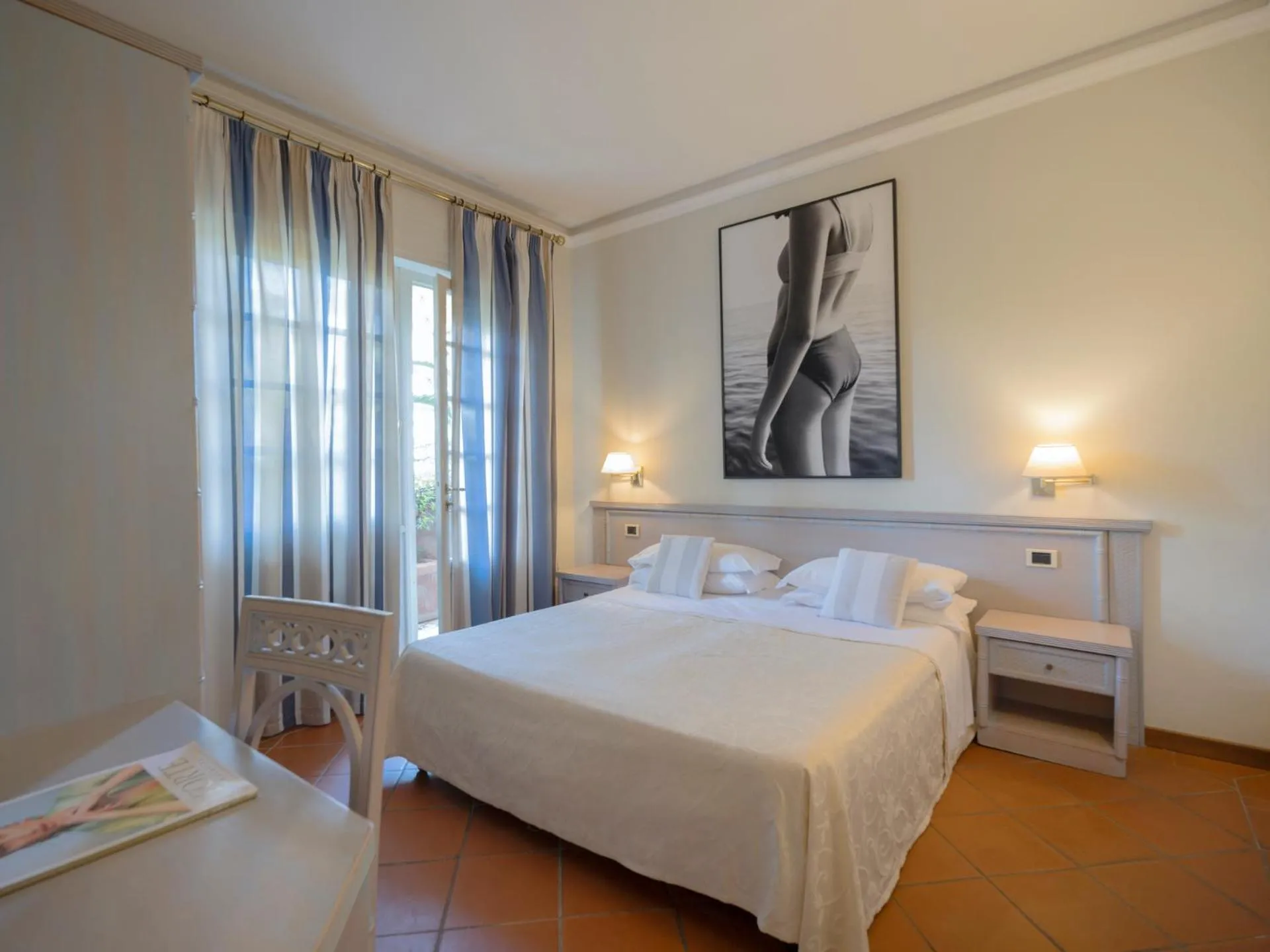 Bed in Hotel Mignon