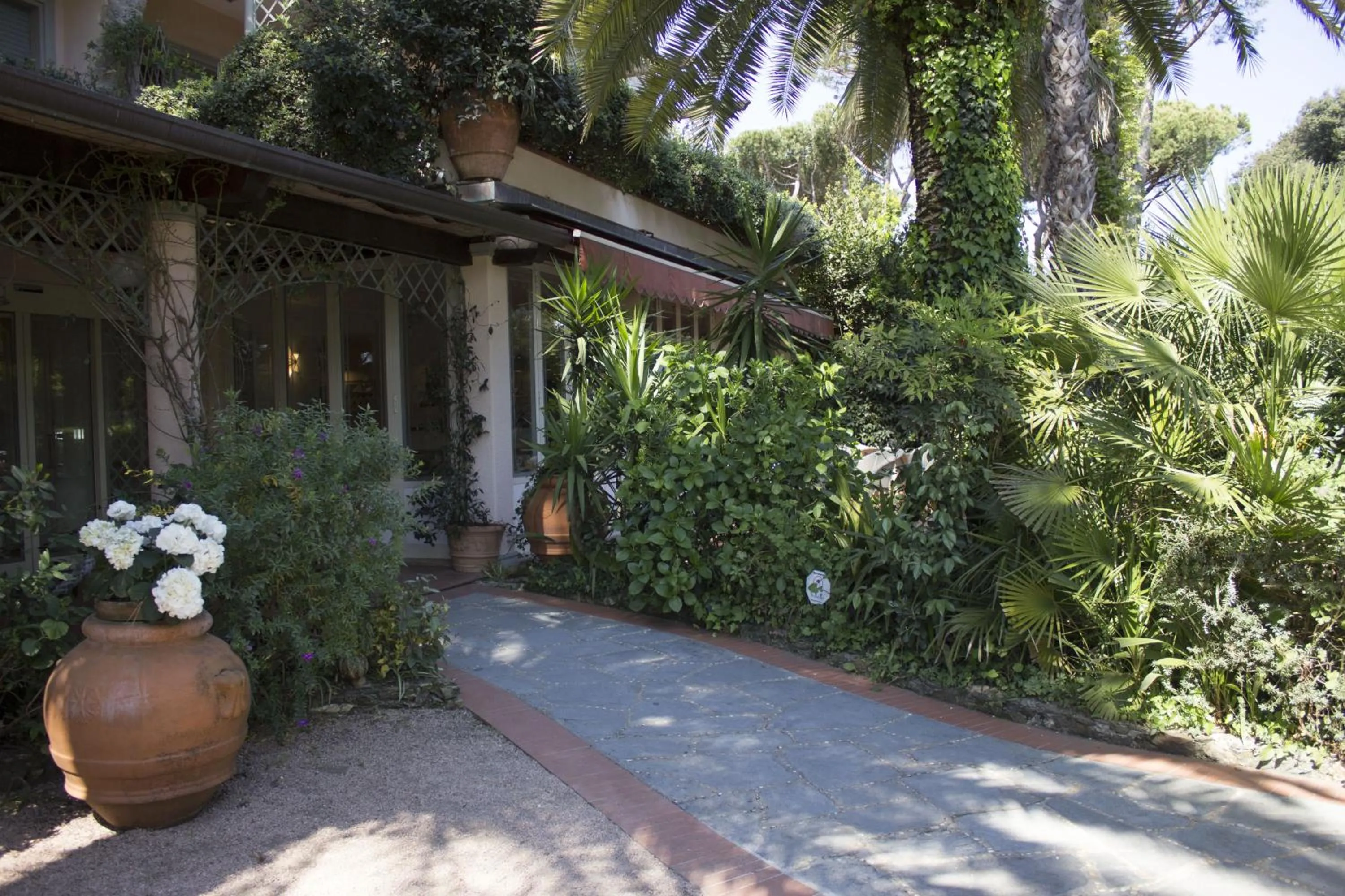Facade/entrance in Hotel Mignon