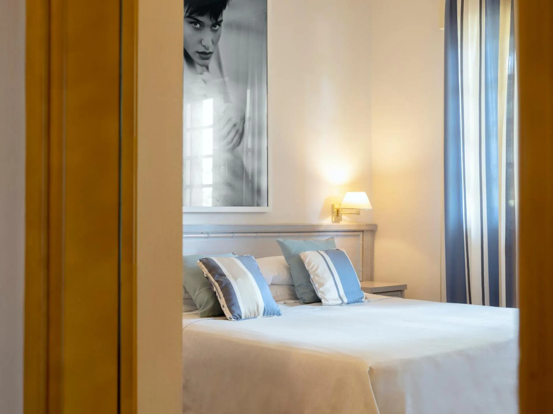 Bed in Hotel Mignon