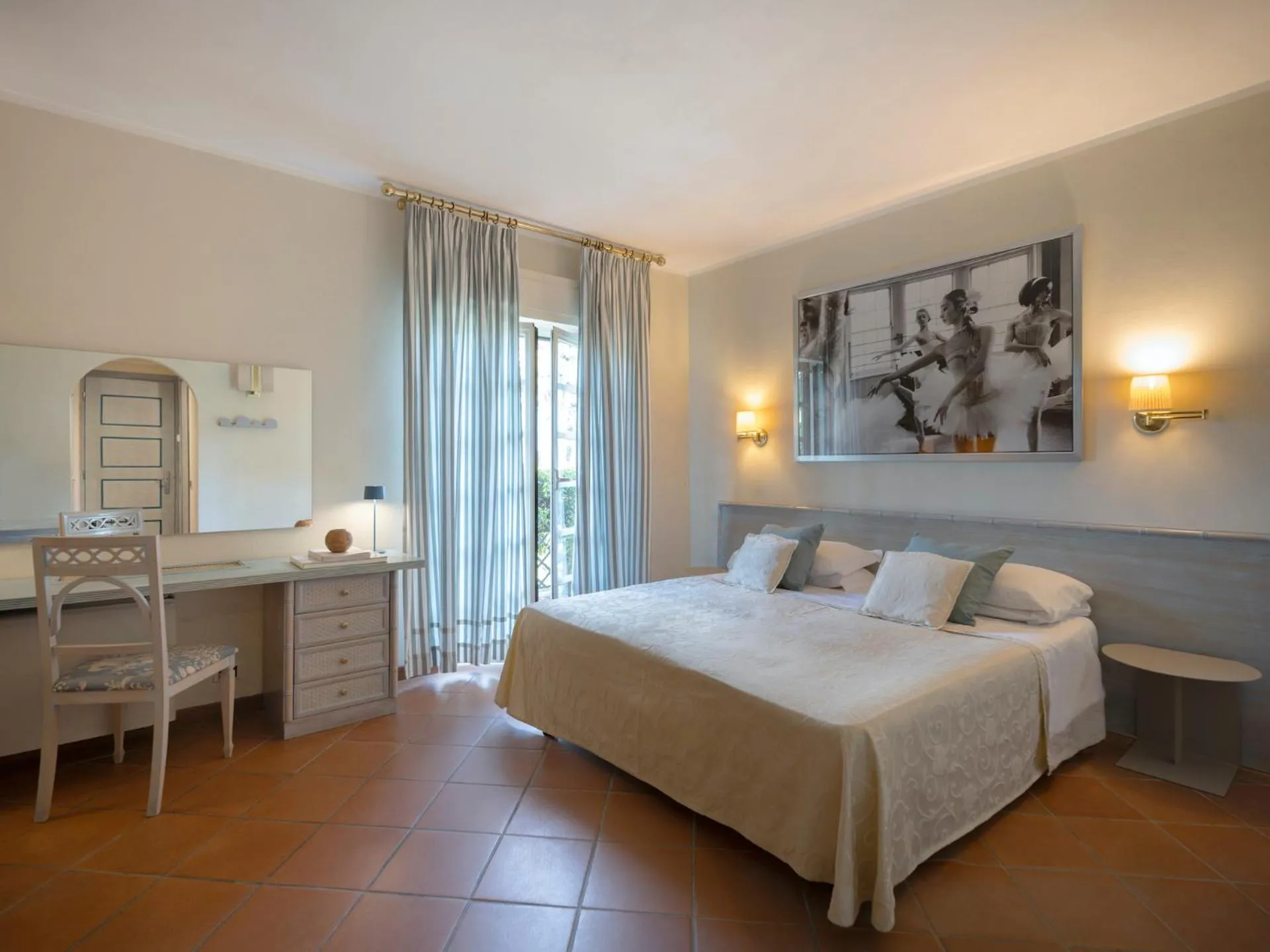Bed in Hotel Mignon