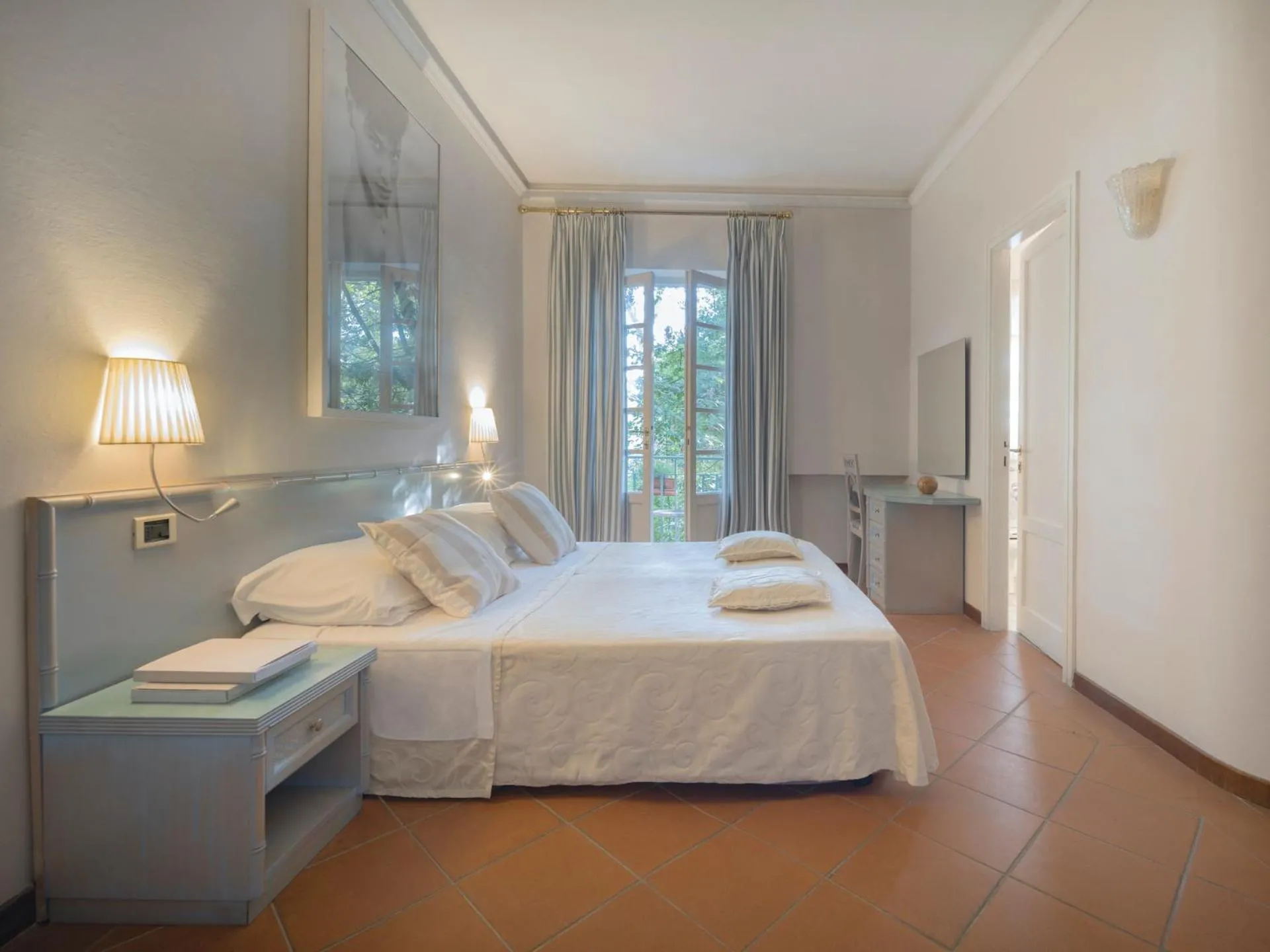 Bed in Hotel Mignon