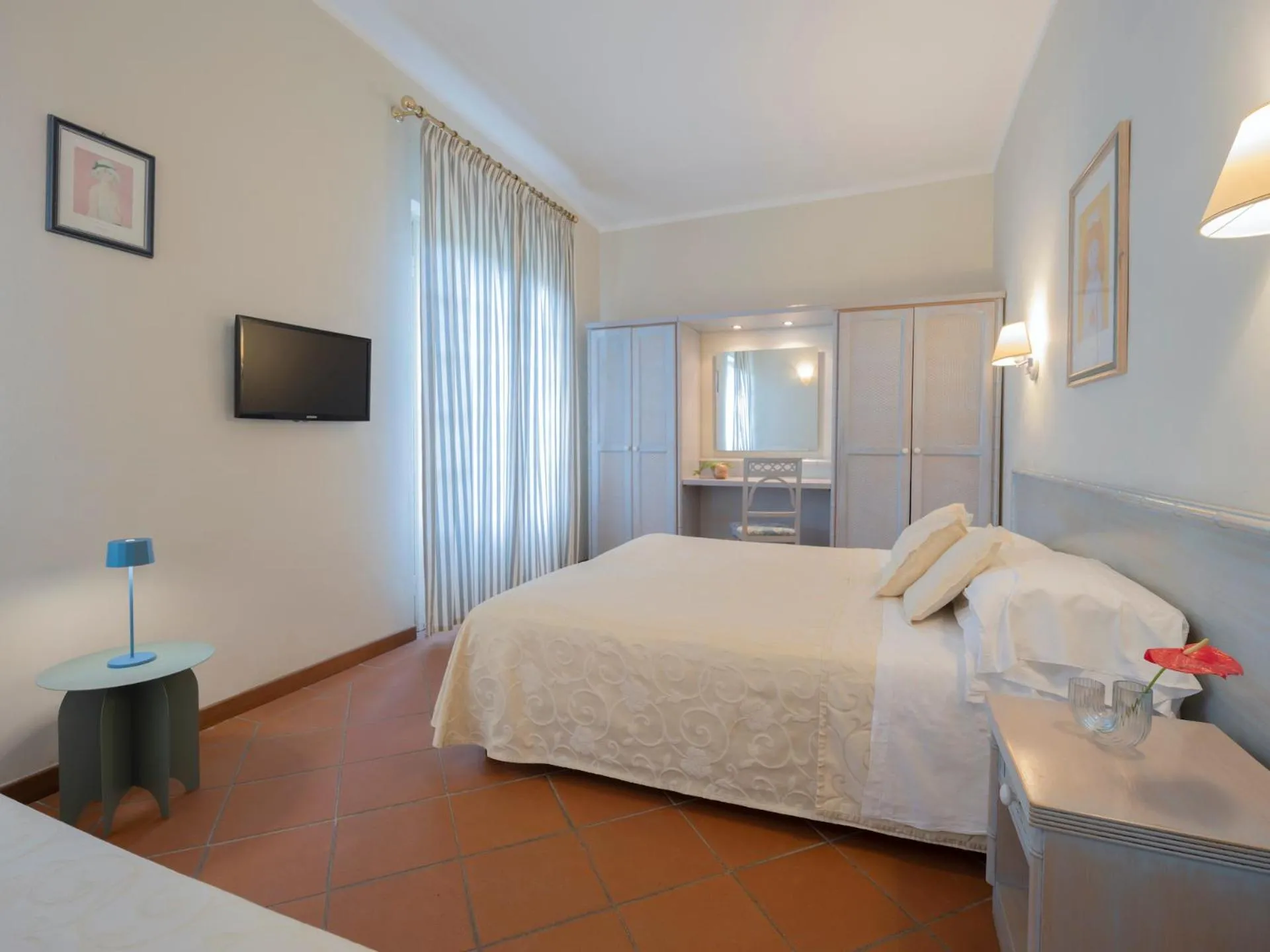 Bed in Hotel Mignon
