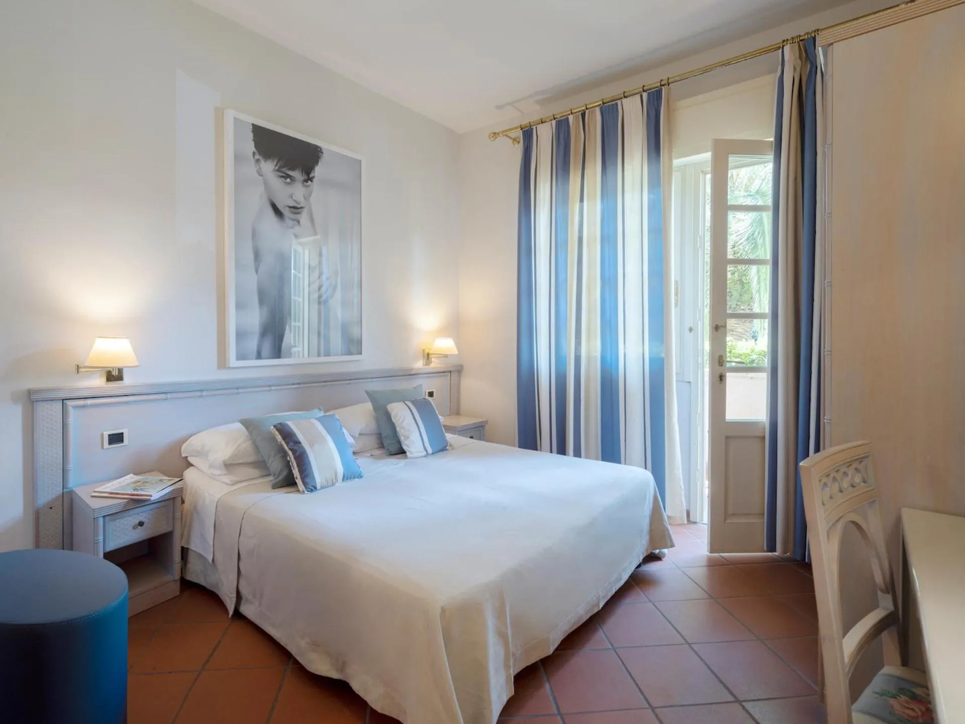 Bed in Hotel Mignon