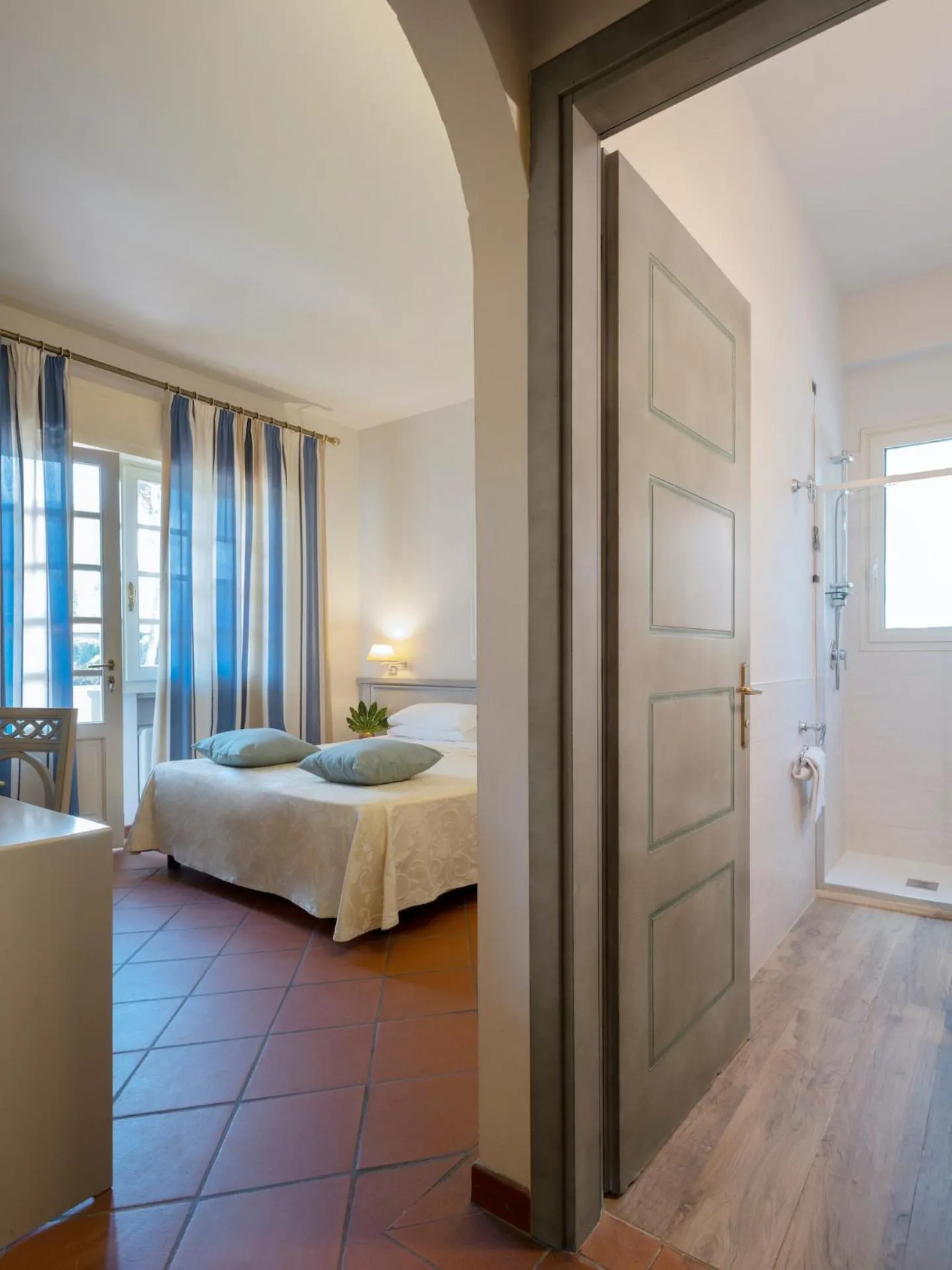 Bed in Hotel Mignon
