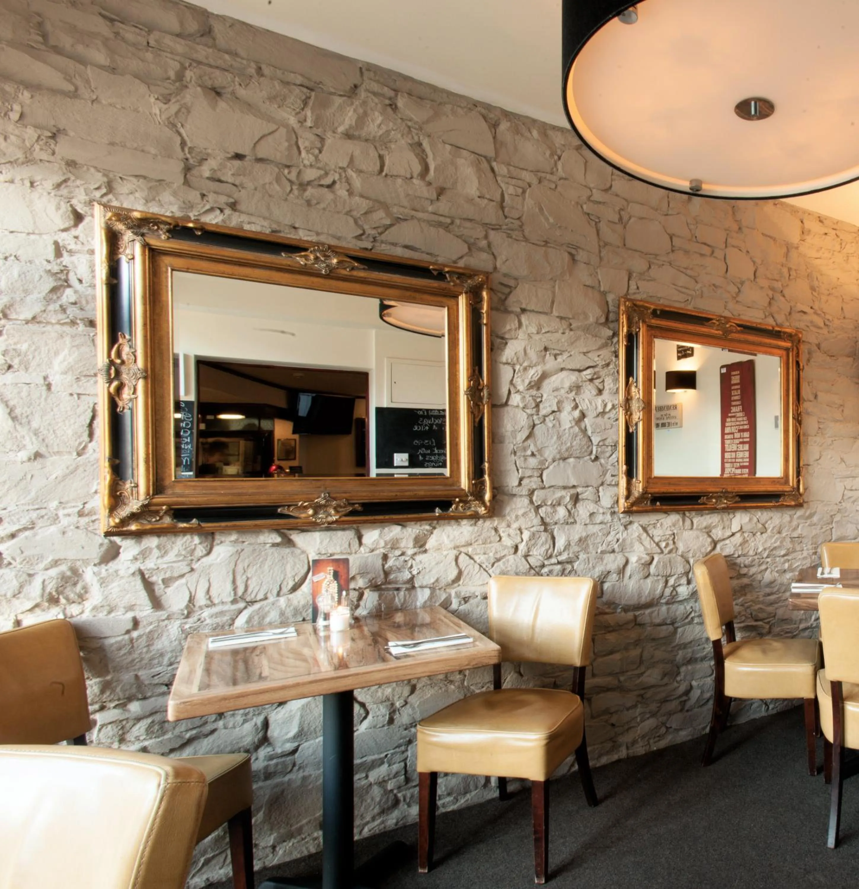 Restaurant/places to eat in The Salmon Inn