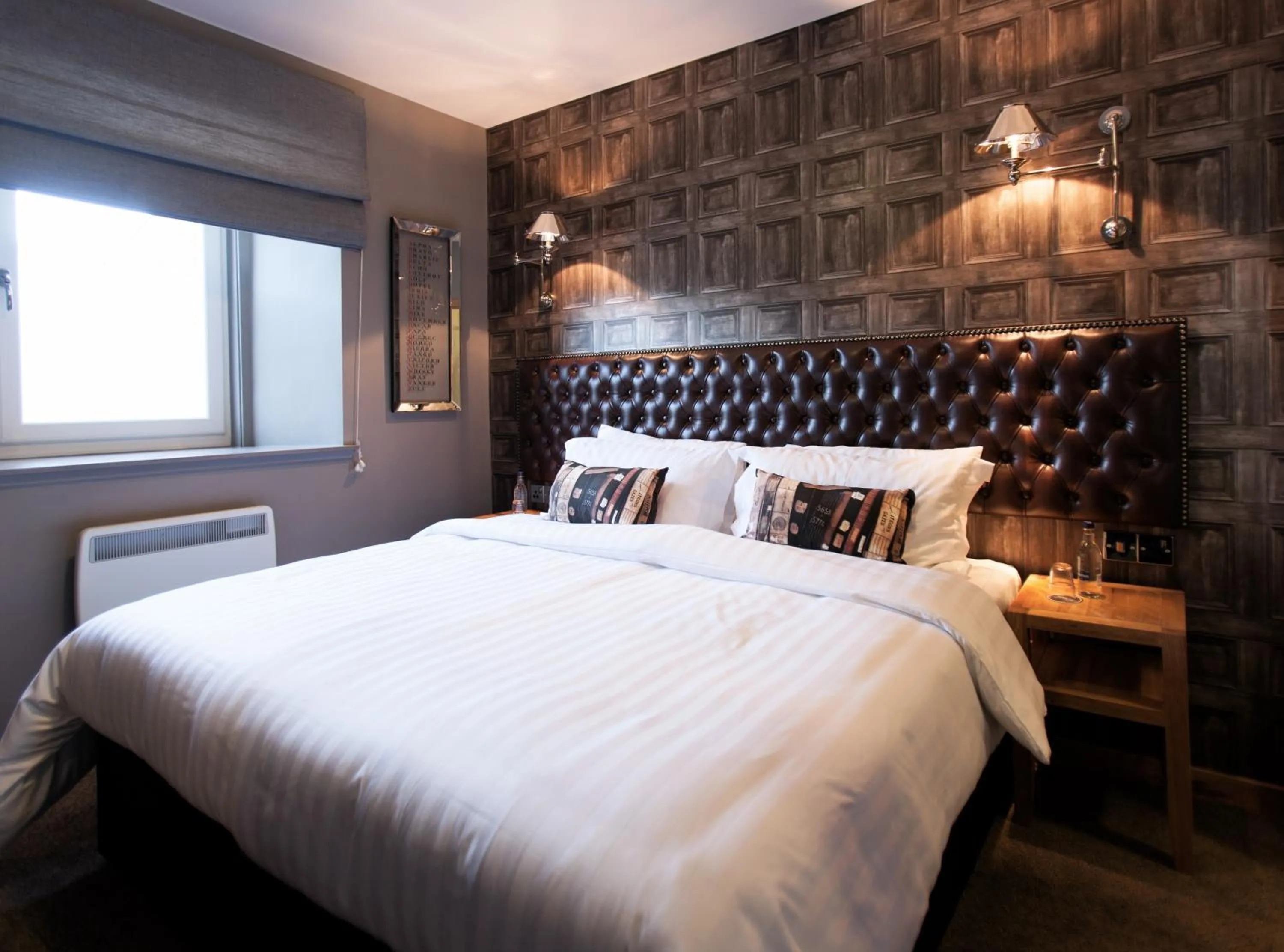 Bedroom, Bed in The Salmon Inn