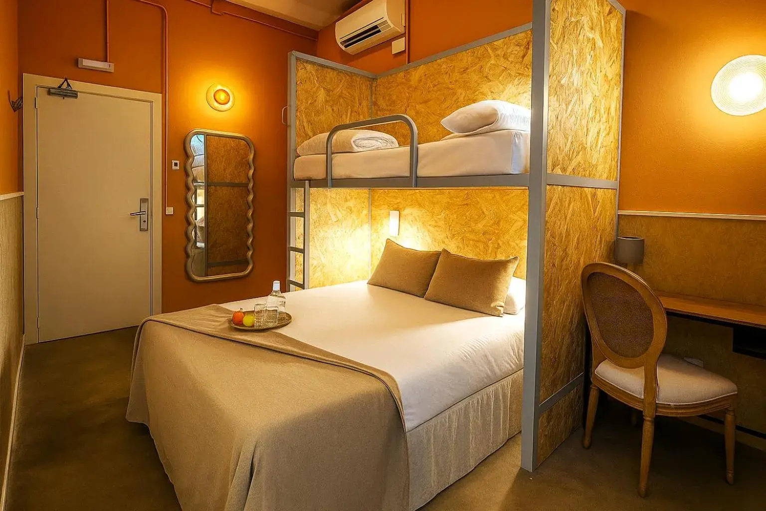 Triple Room with Shared Bathroom in The Loft House Barcelona Triple Room with Shared Bathroom in The Loft House Barcelona