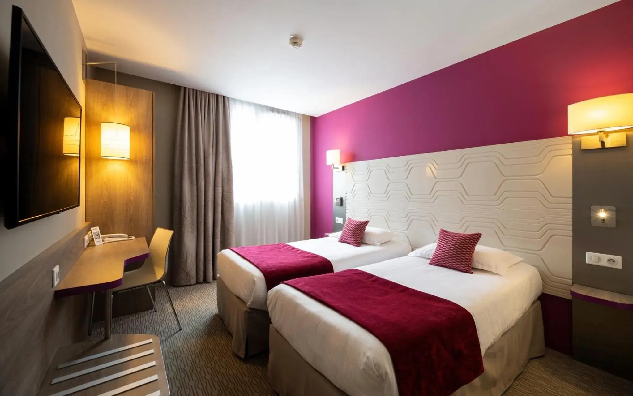 Twin Room in Kyriad Prestige Saint-Malo Twin Room in Kyriad Prestige Saint-Malo