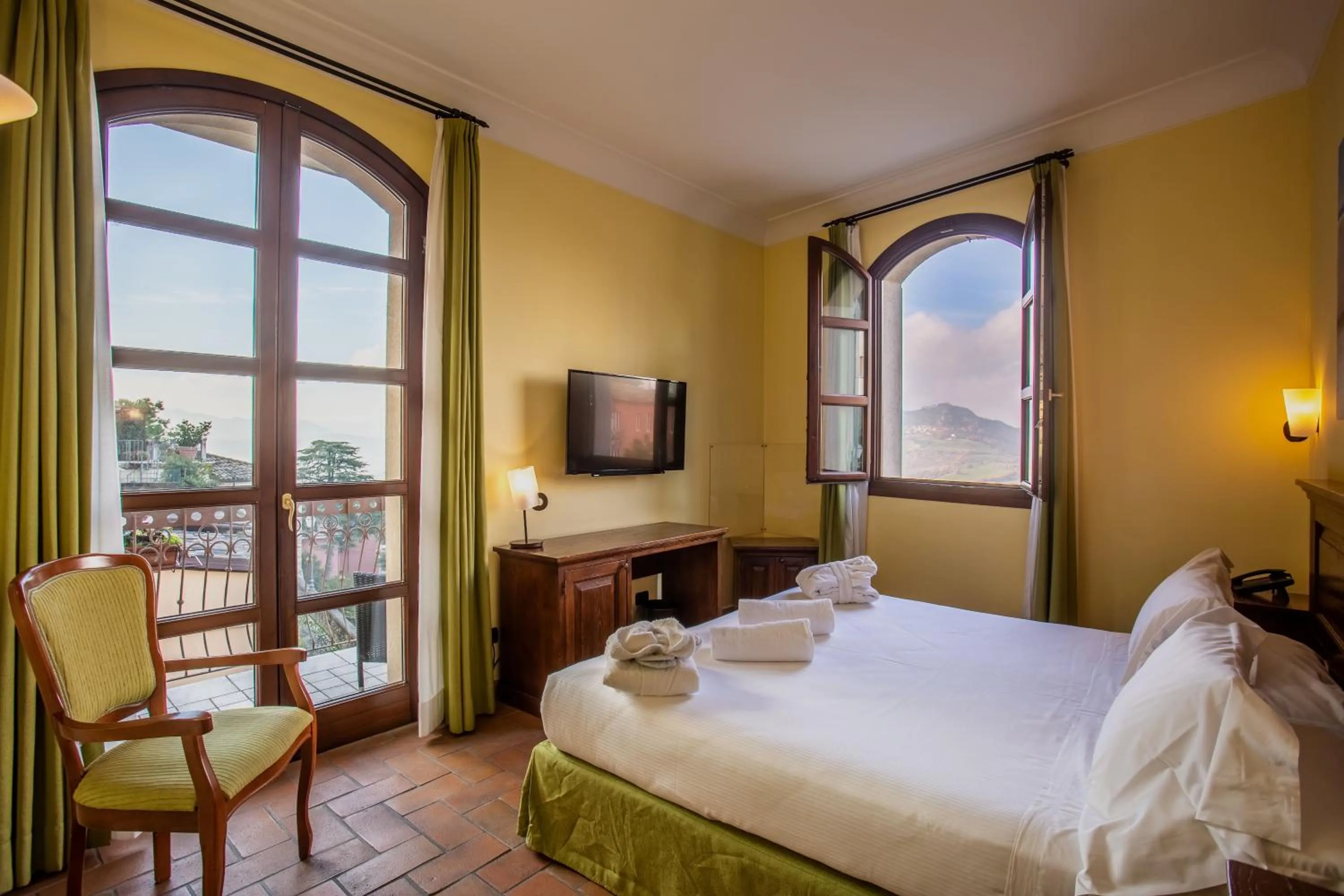 Bedroom, Bed in Oste del Castello Wellness & Bike Hotel