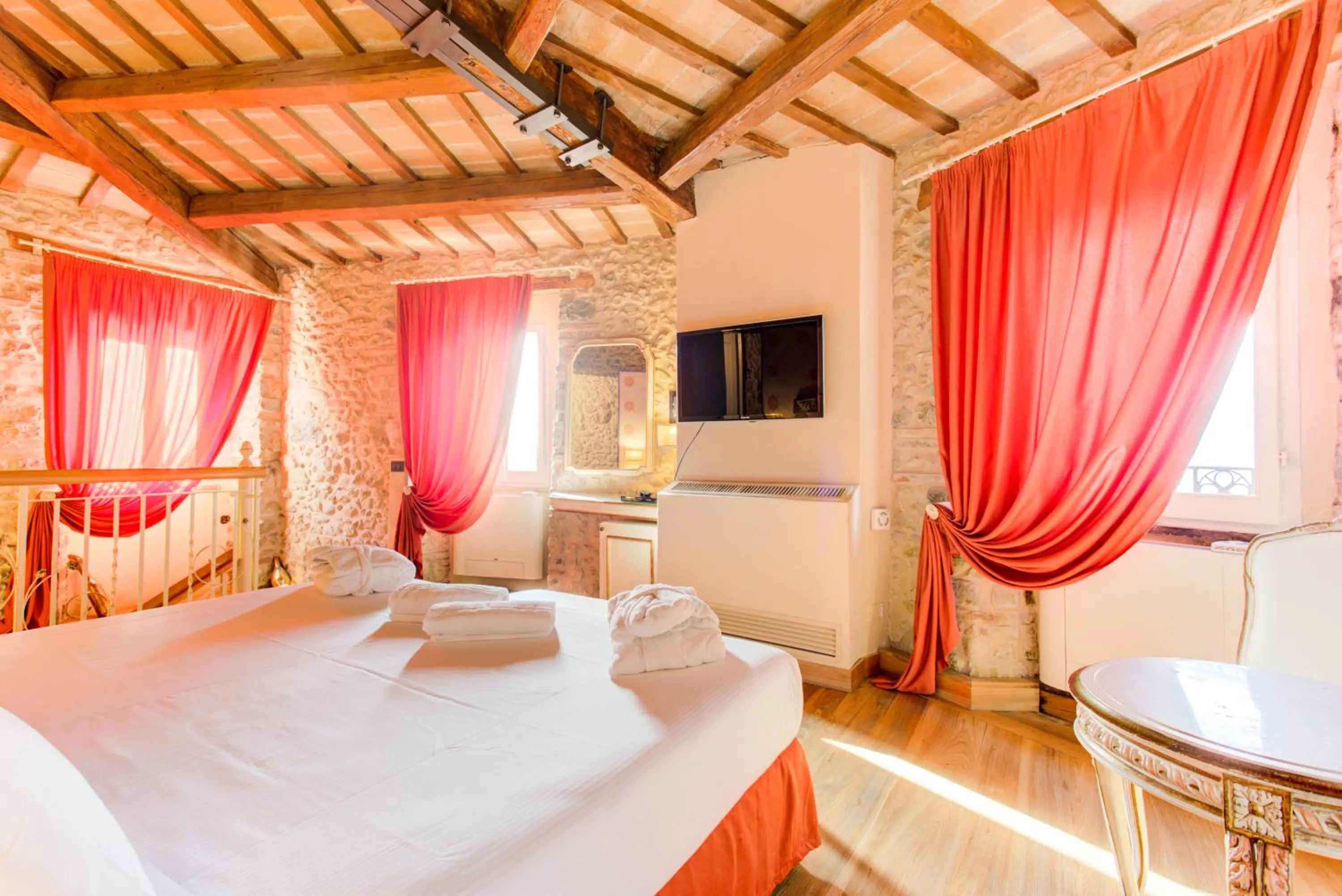 Photo of the whole room, Bed in Oste del Castello Wellness & Bike Hotel