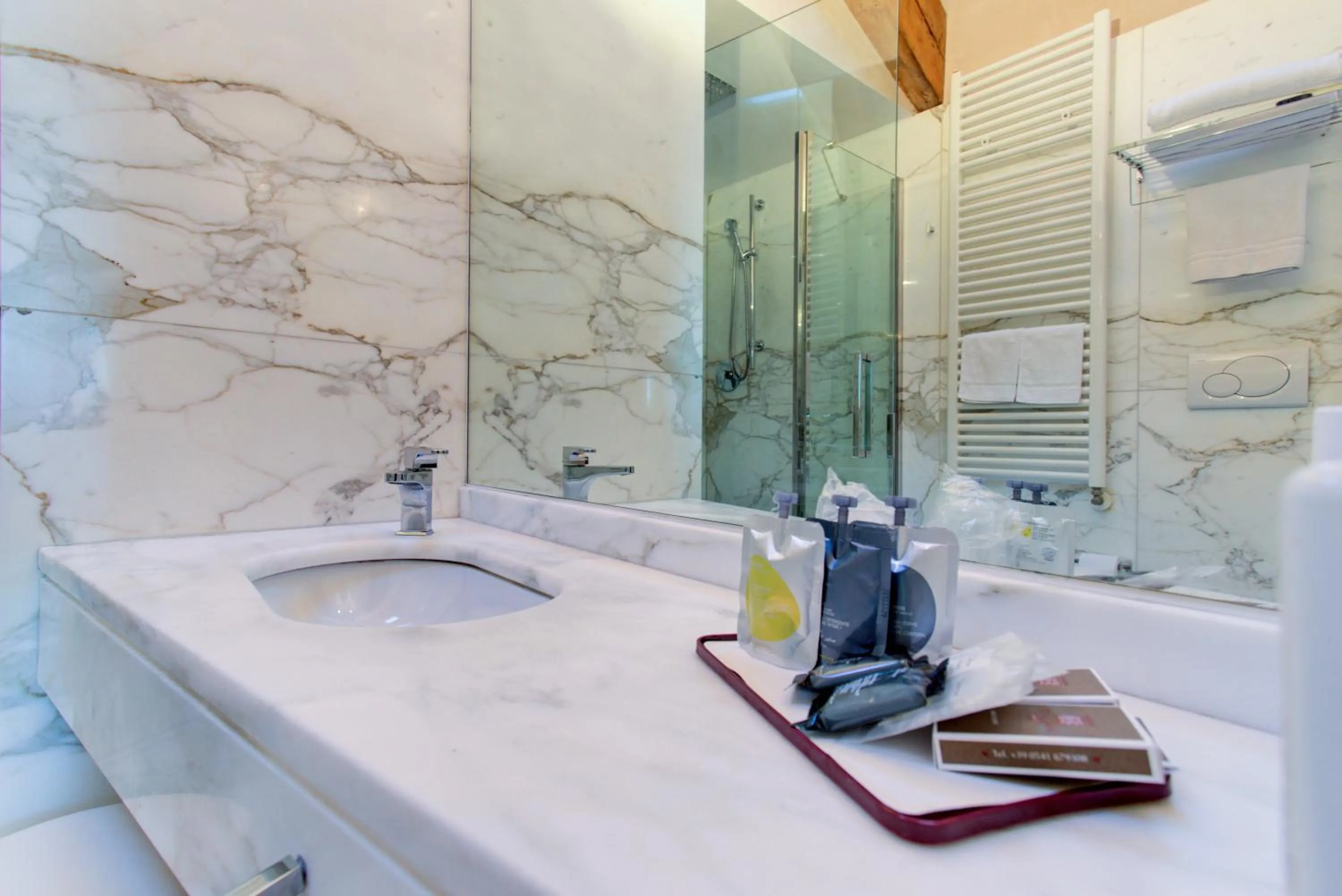 Bathroom in Oste del Castello Wellness & Bike Hotel