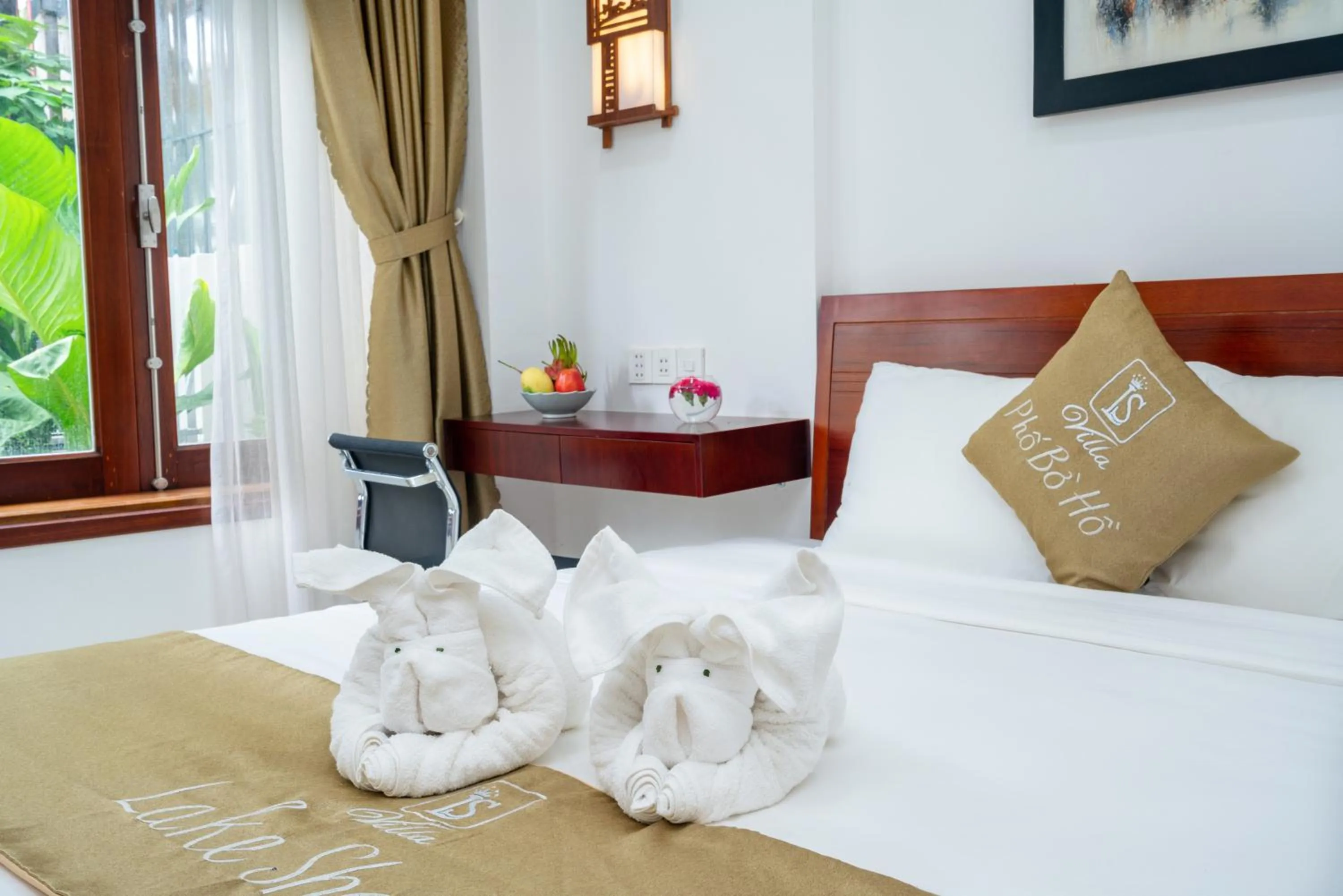 Bed in Villa Lake Shore Hoi An