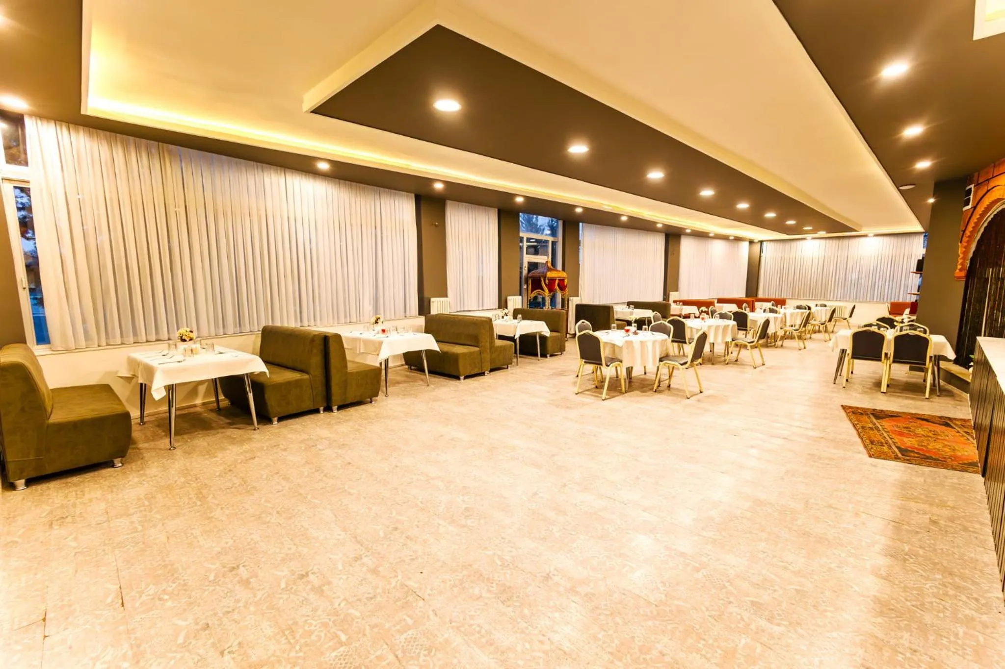 Restaurant/places to eat in Continent Hotel Kapadokus Thermal