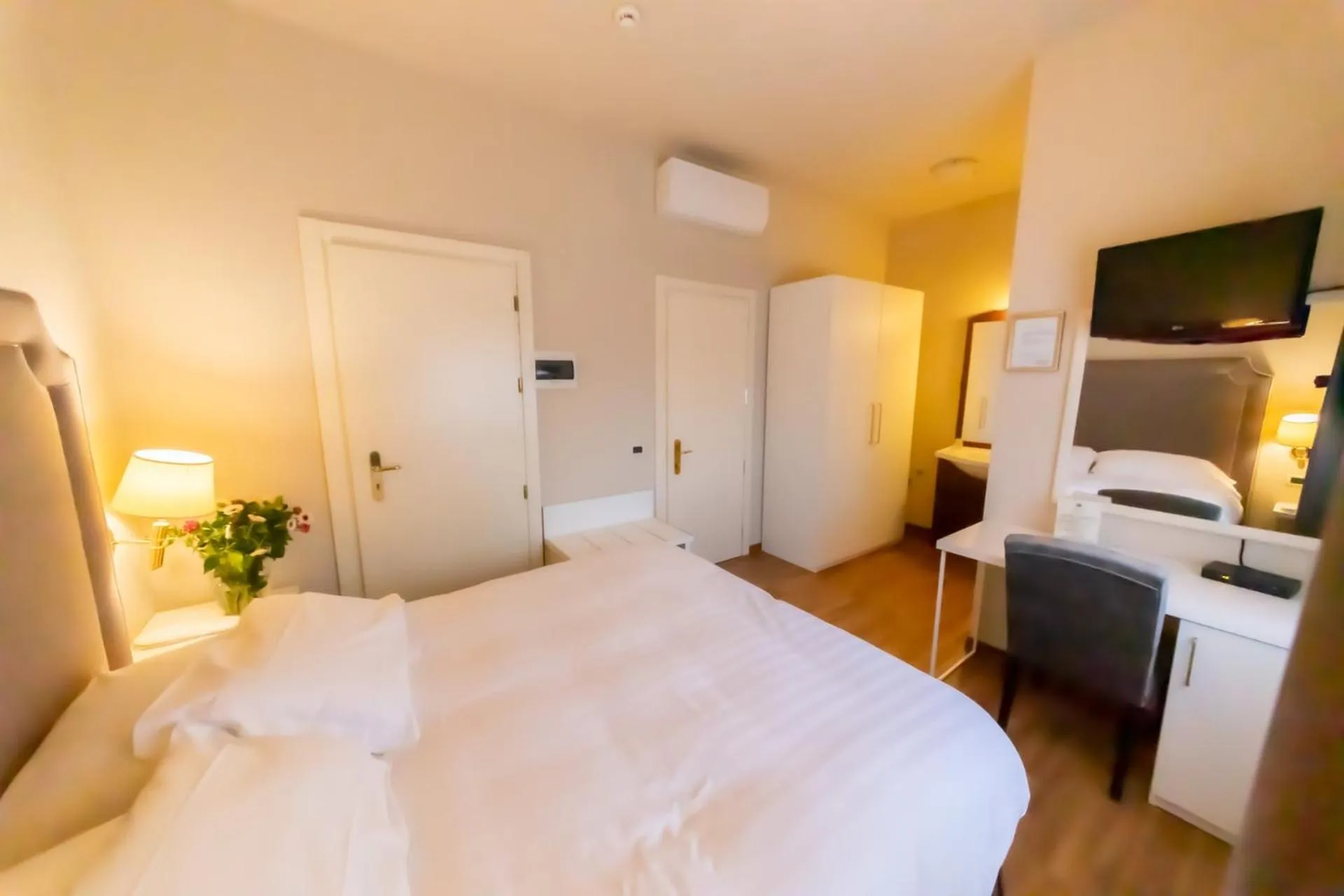 Bed in Hotel Viscardo