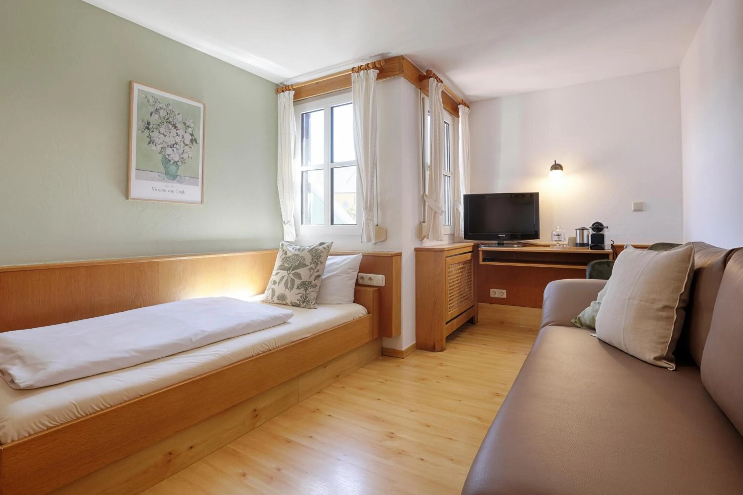 Photo of the whole room, Bed in Landhotel Schwab - by homekeepers