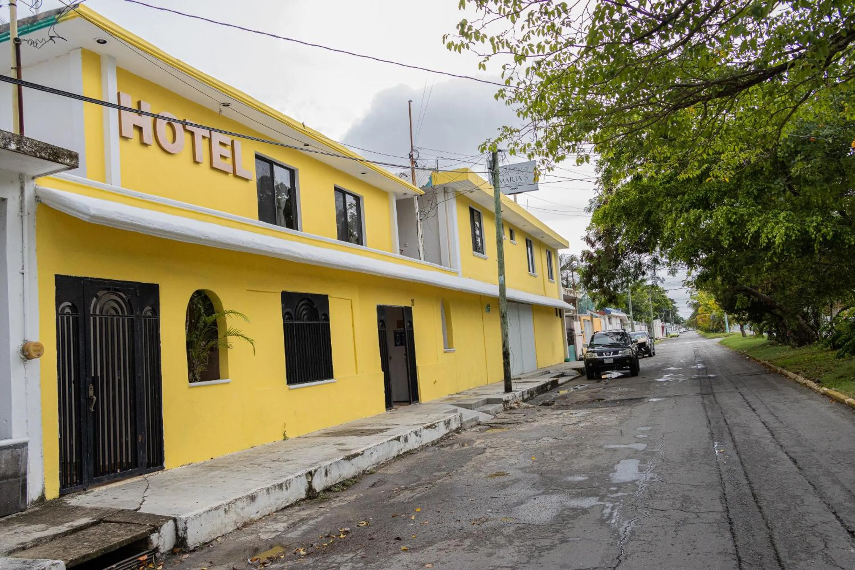 Facade/entrance in OYO Hotel Marías,Aeropuerto Internacional de Chetumal