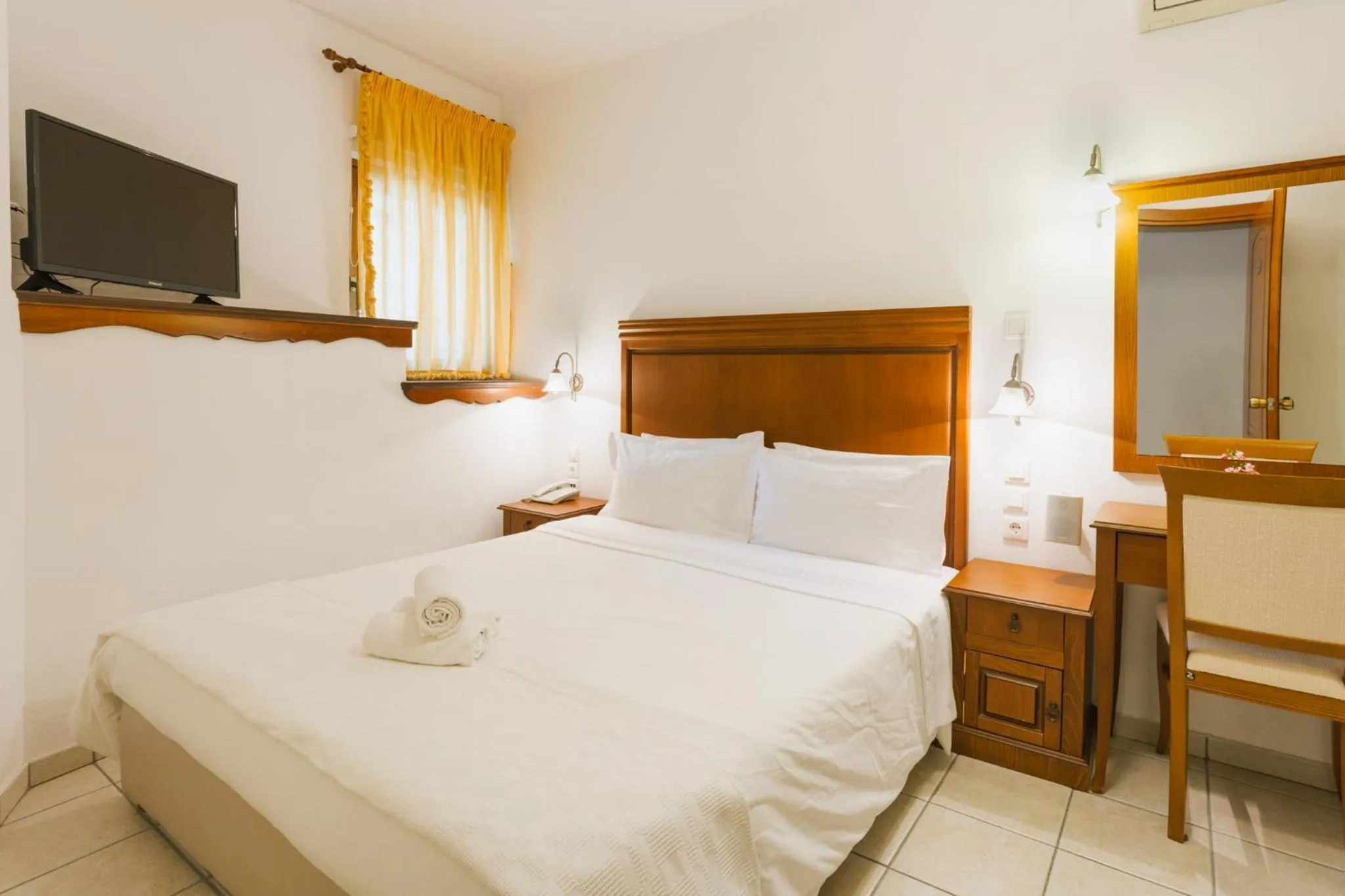 Bedroom, Bed in Archontiko Anemos