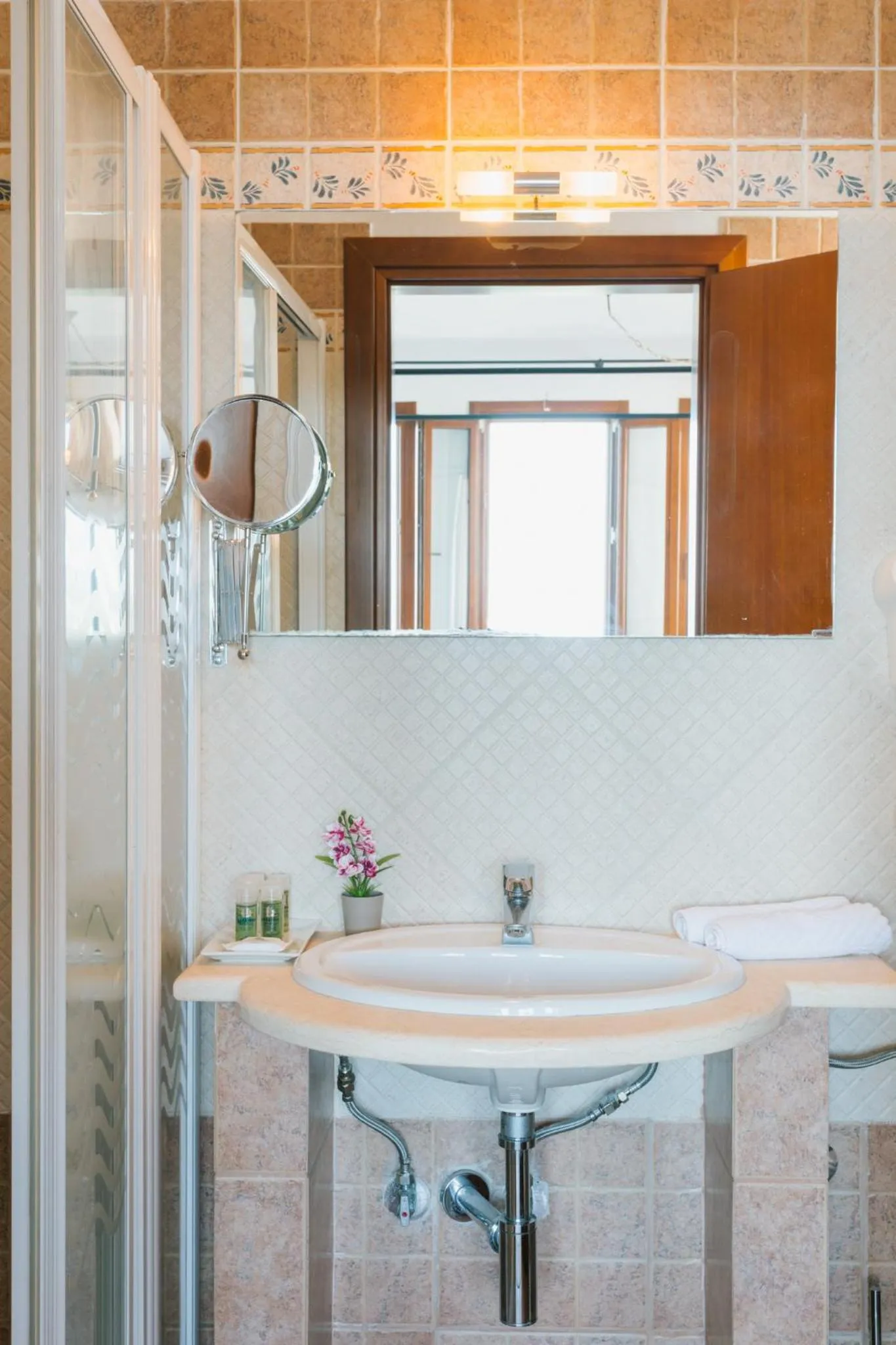 Bathroom in Archontiko Anemos