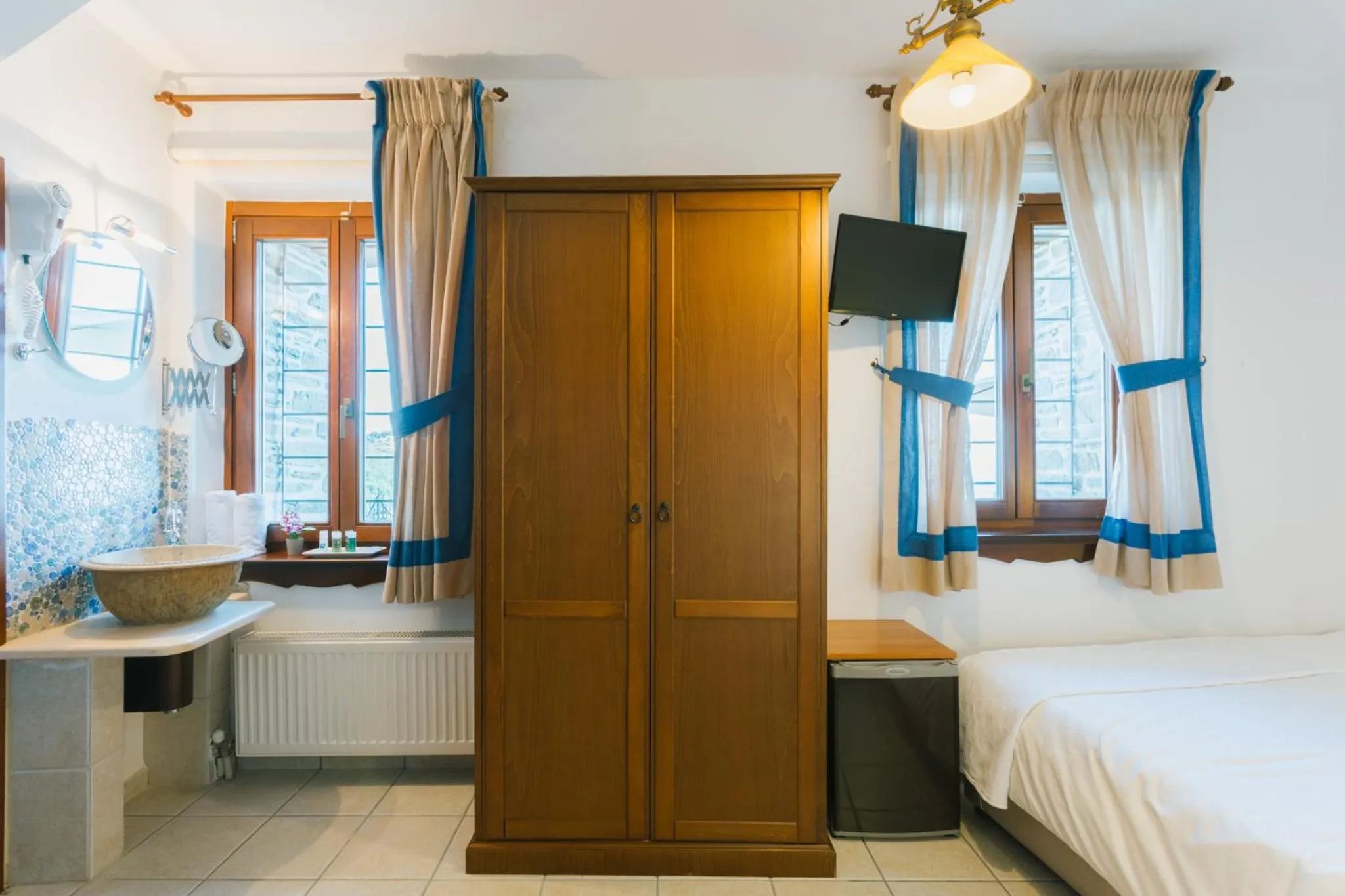 Bedroom, Bed in Archontiko Anemos