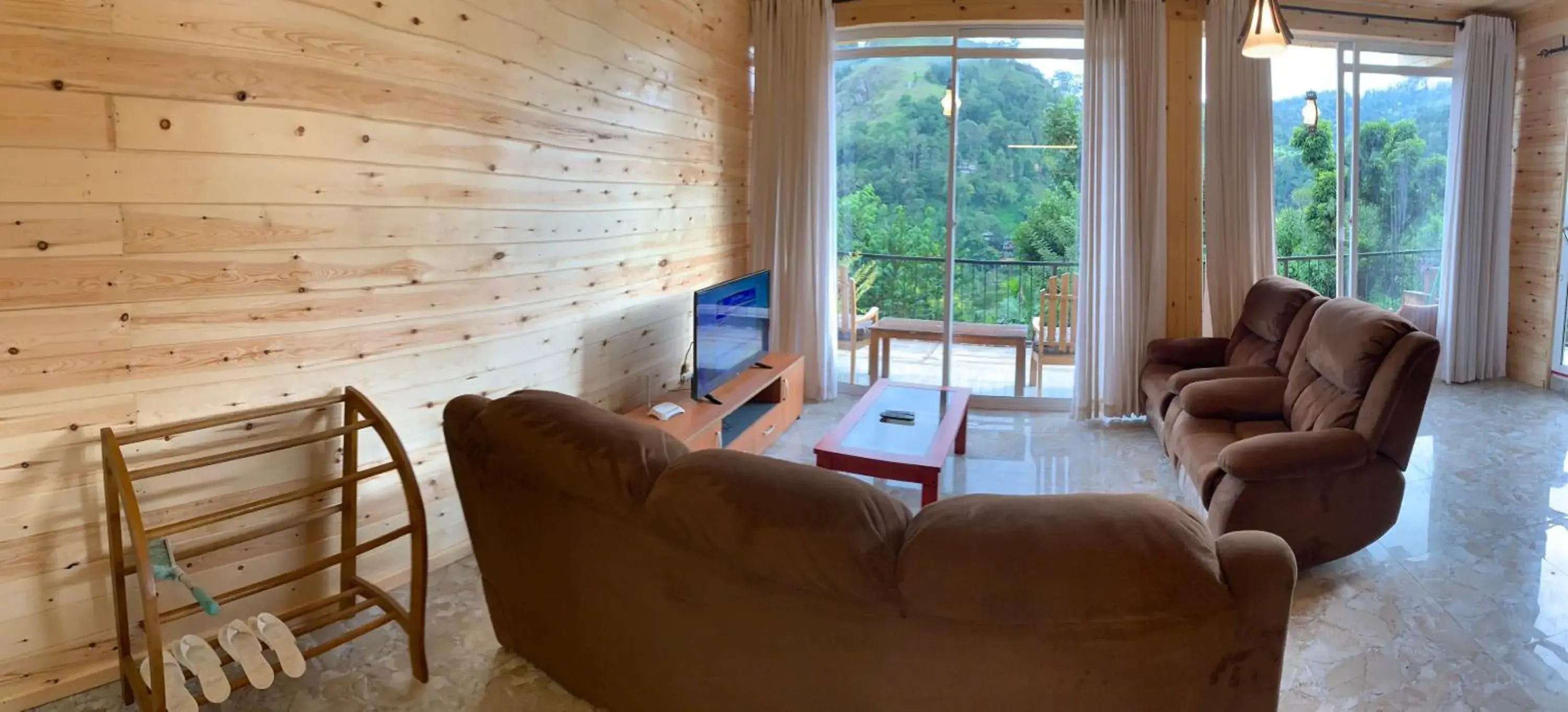 King Suite with Balcony - single occupancy in Country Homes King Suite with Balcony - single occupancy in Country Homes