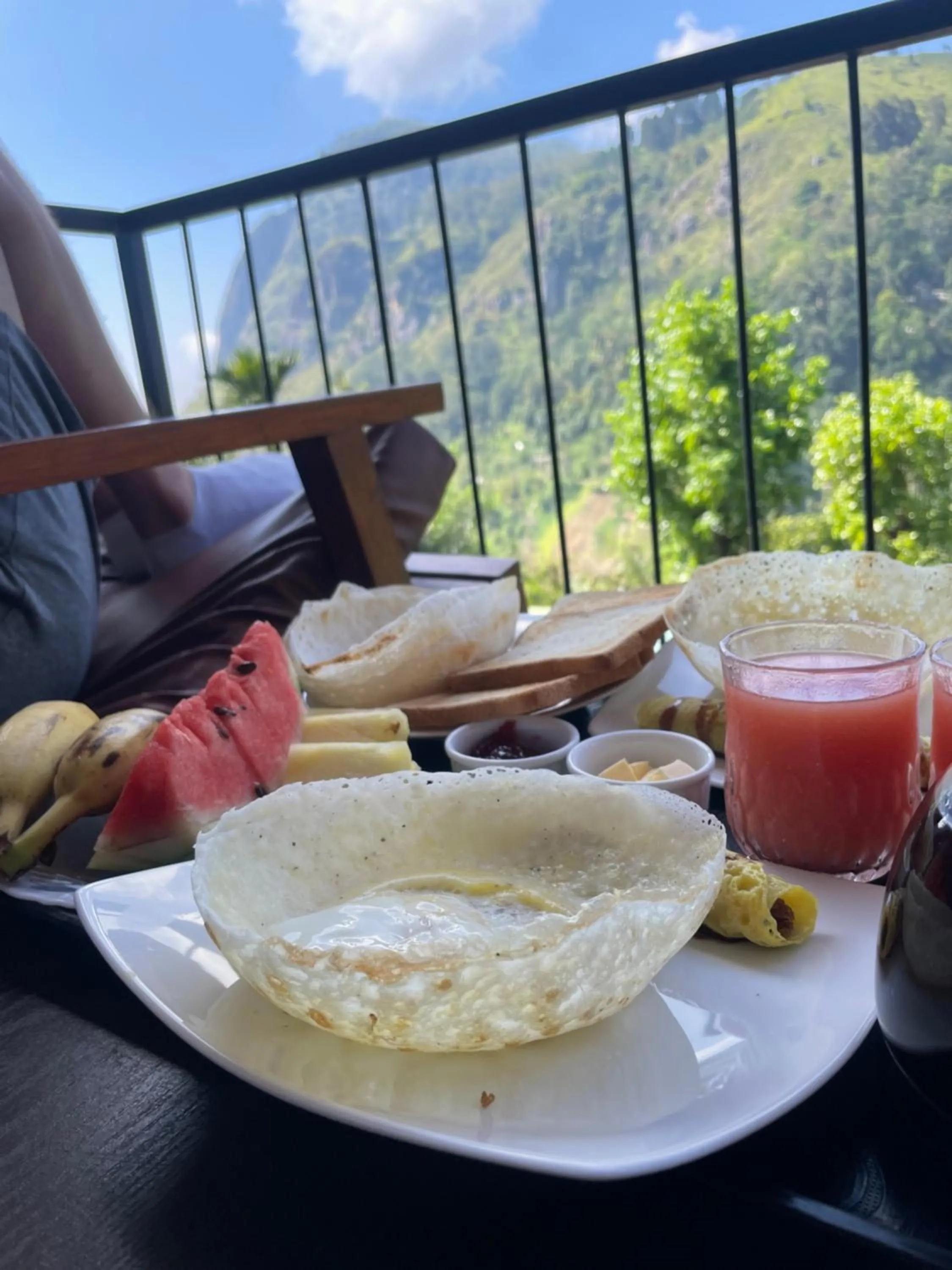 Breakfast in Country Homes