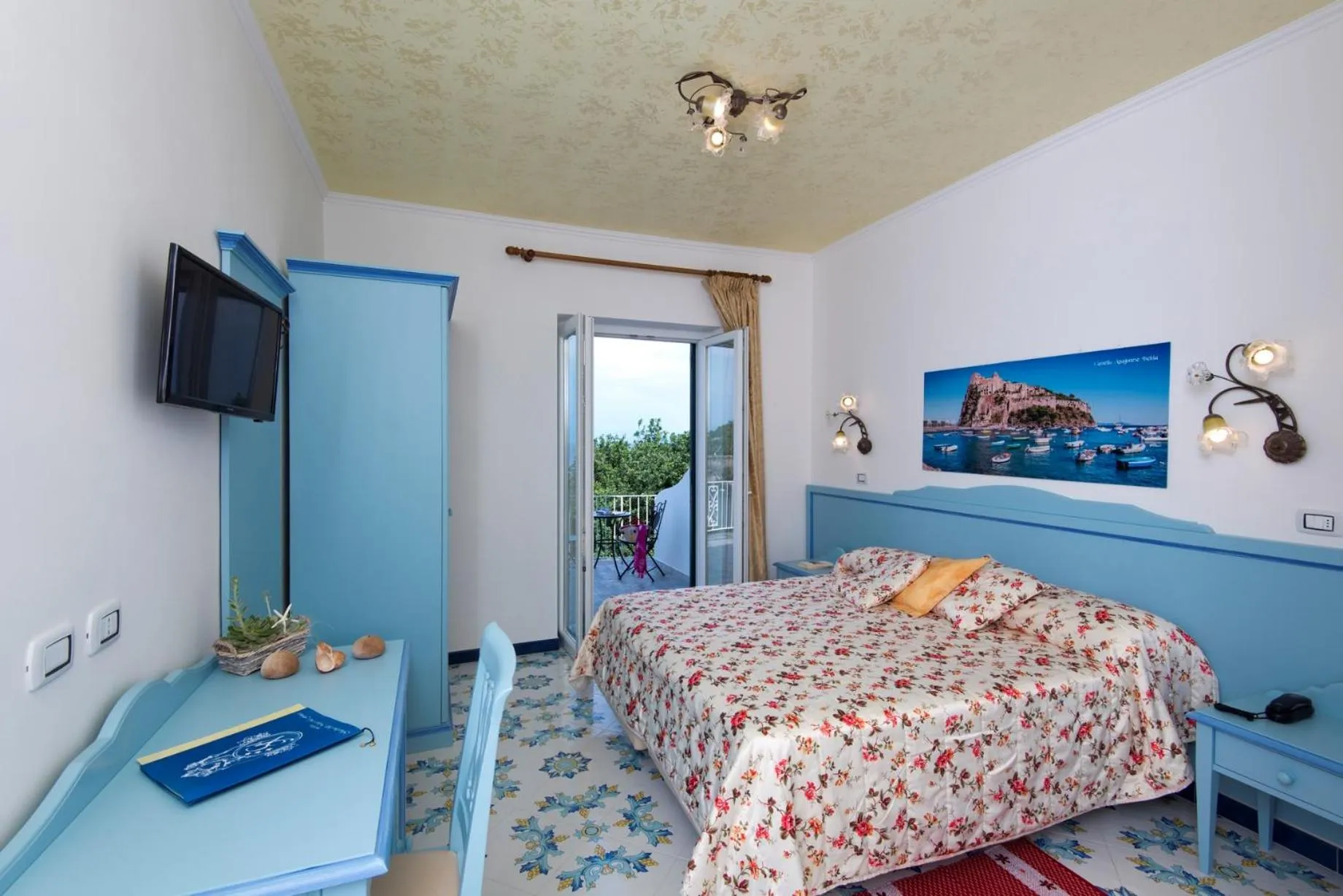 Photo of the whole room, Bed in Hotel Giardino Delle Ninfe E La Fenice