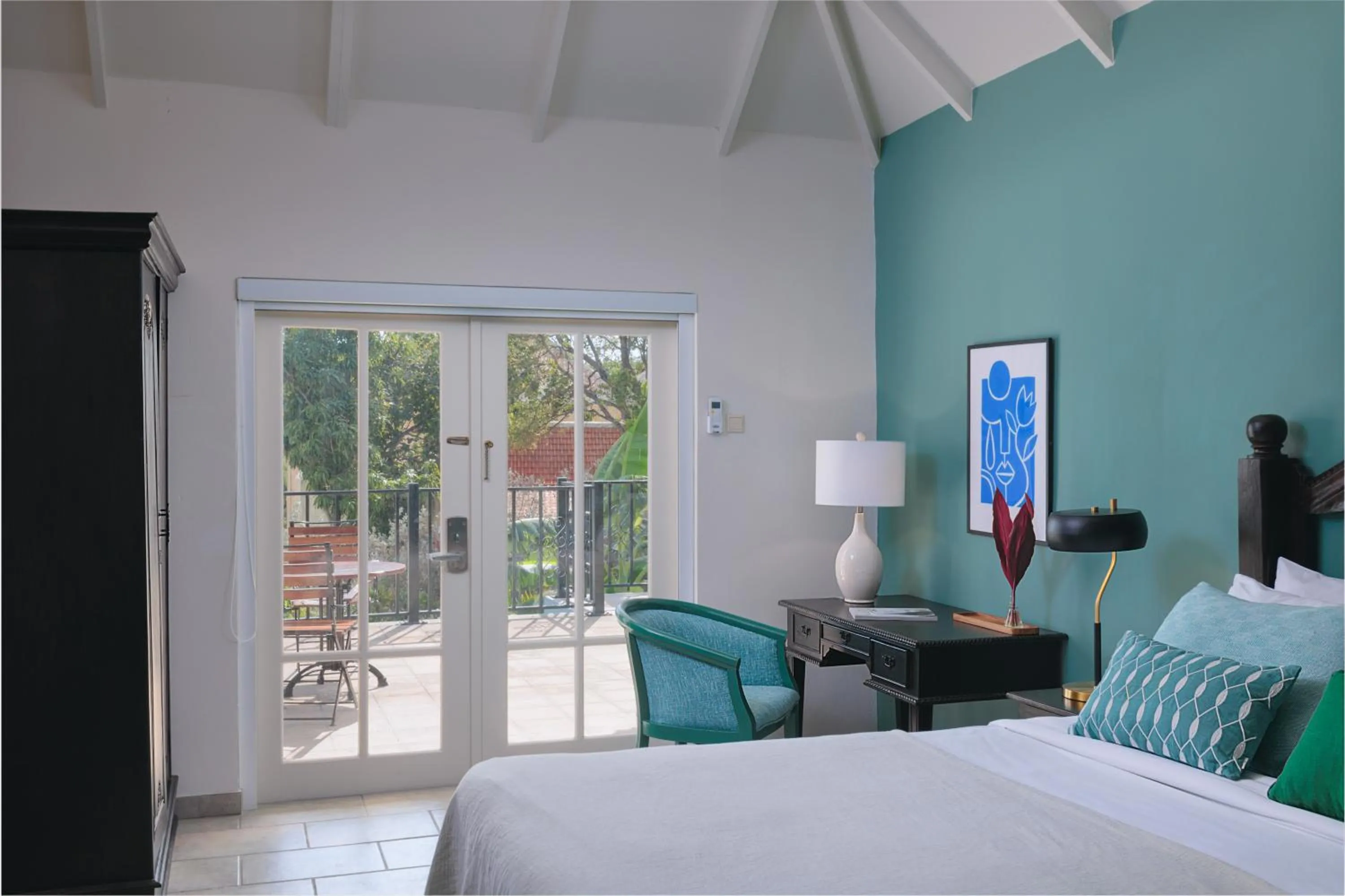 Bed in Kura Botanica Hotel