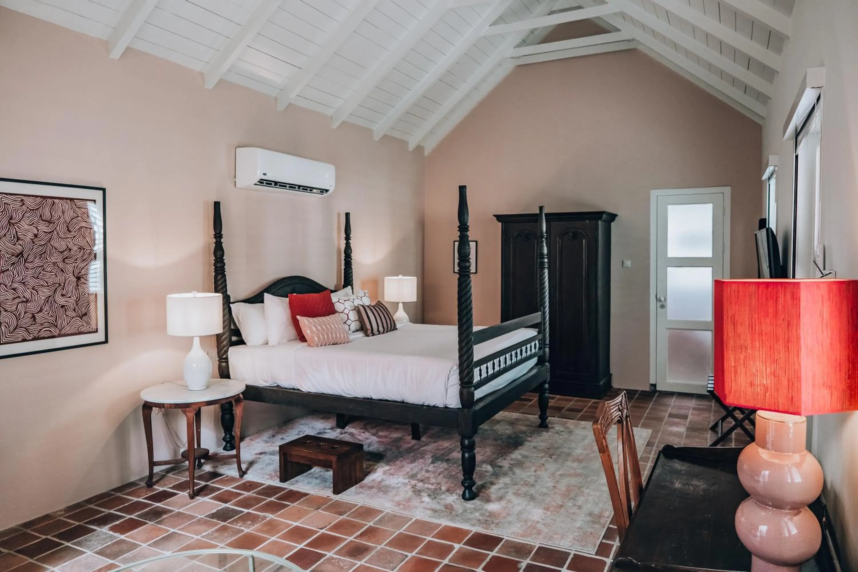 Bed in Kura Botanica Hotel