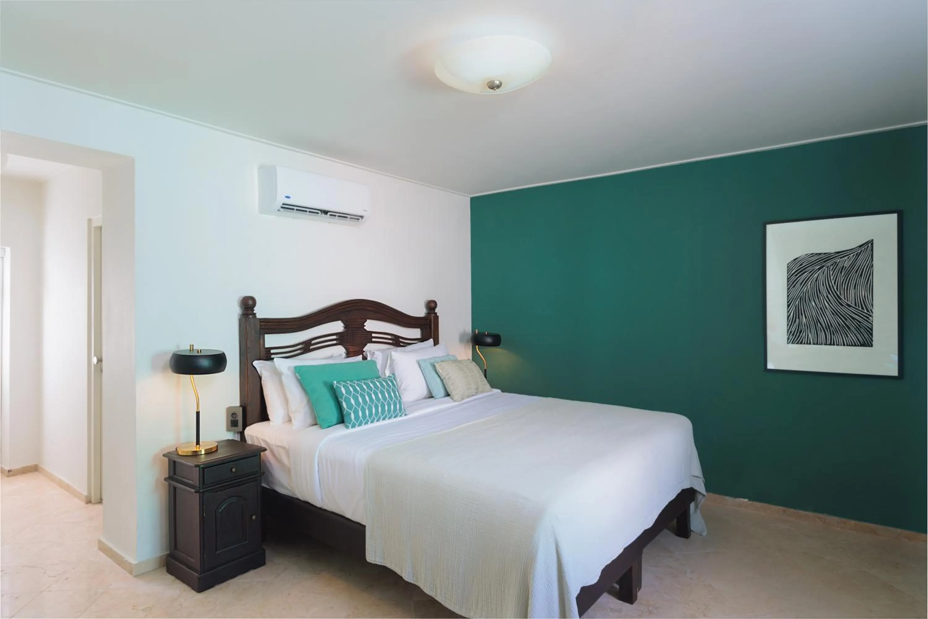 Bed in Kura Botanica Hotel